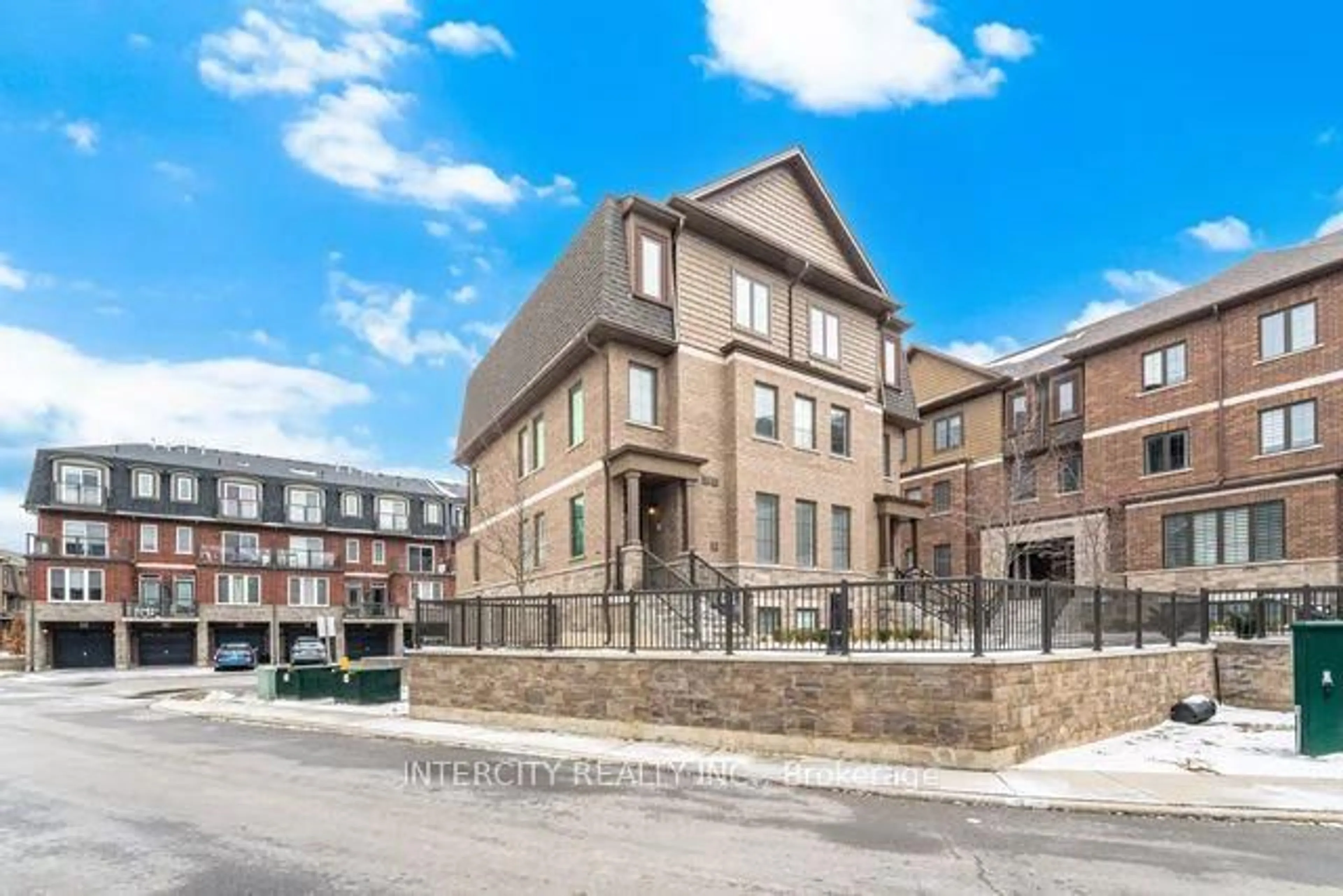Unknown for 445 Ontario St #103, Milton Ontario L9T 9K4