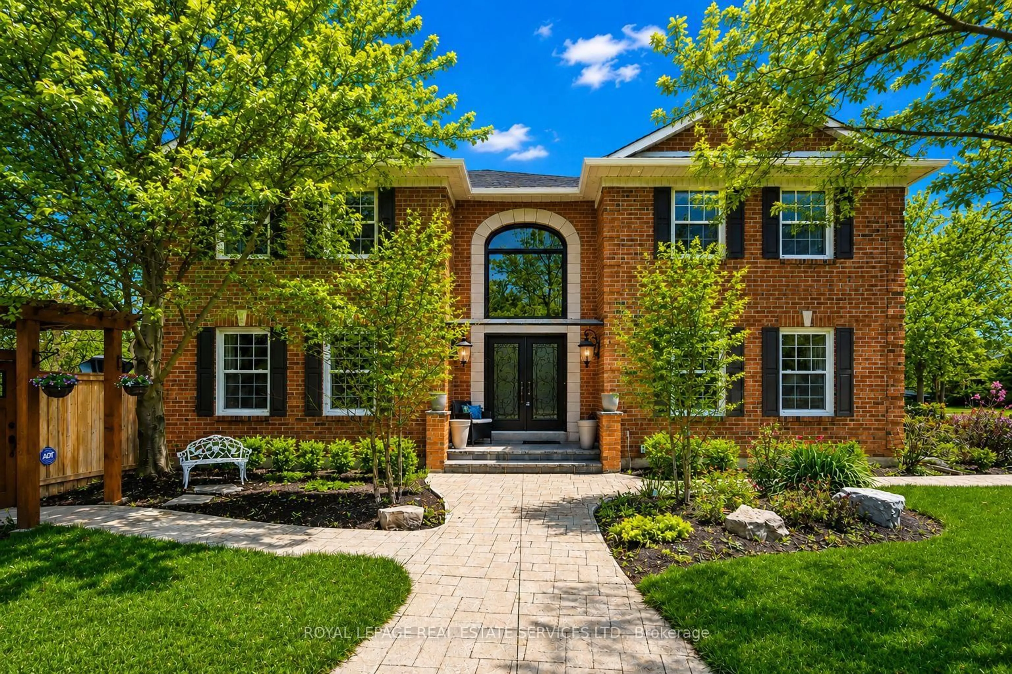 Home with brick exterior material, street for 1256 Fieldcrest Lane, Oakville Ontario L6M 2L8