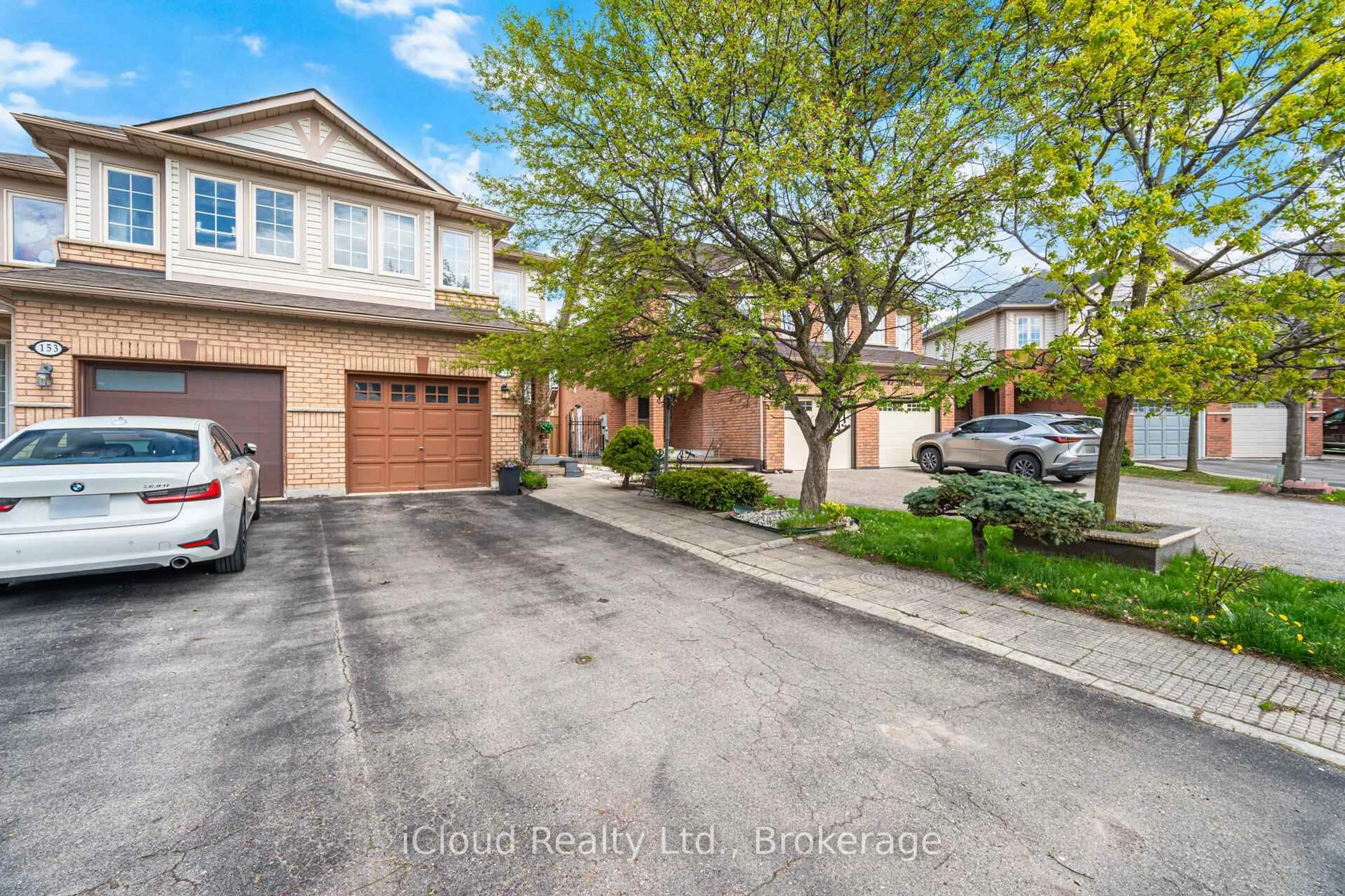 A pic from outside/outdoor area/front of a property/back of a property/a pic from drone, street for 151 Desert Sand Dr, Brampton Ontario L6R 1P9