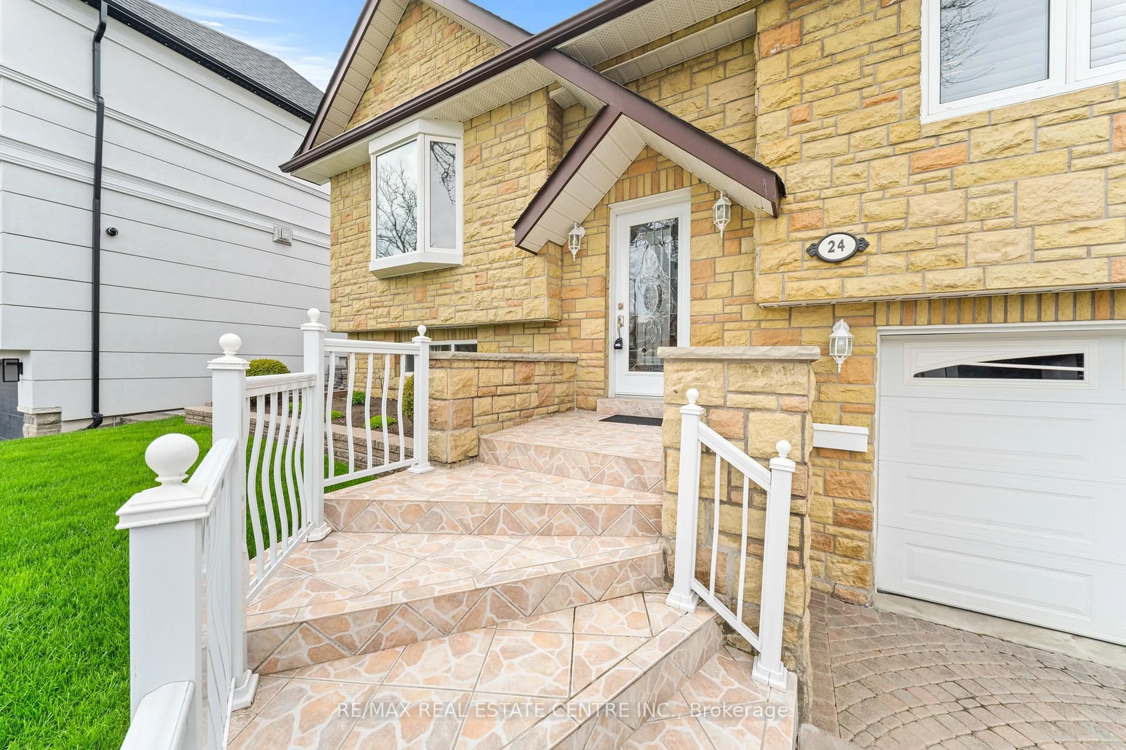 Unknown for 24 Linkdale Rd, Brampton Ontario L6V 2Y4