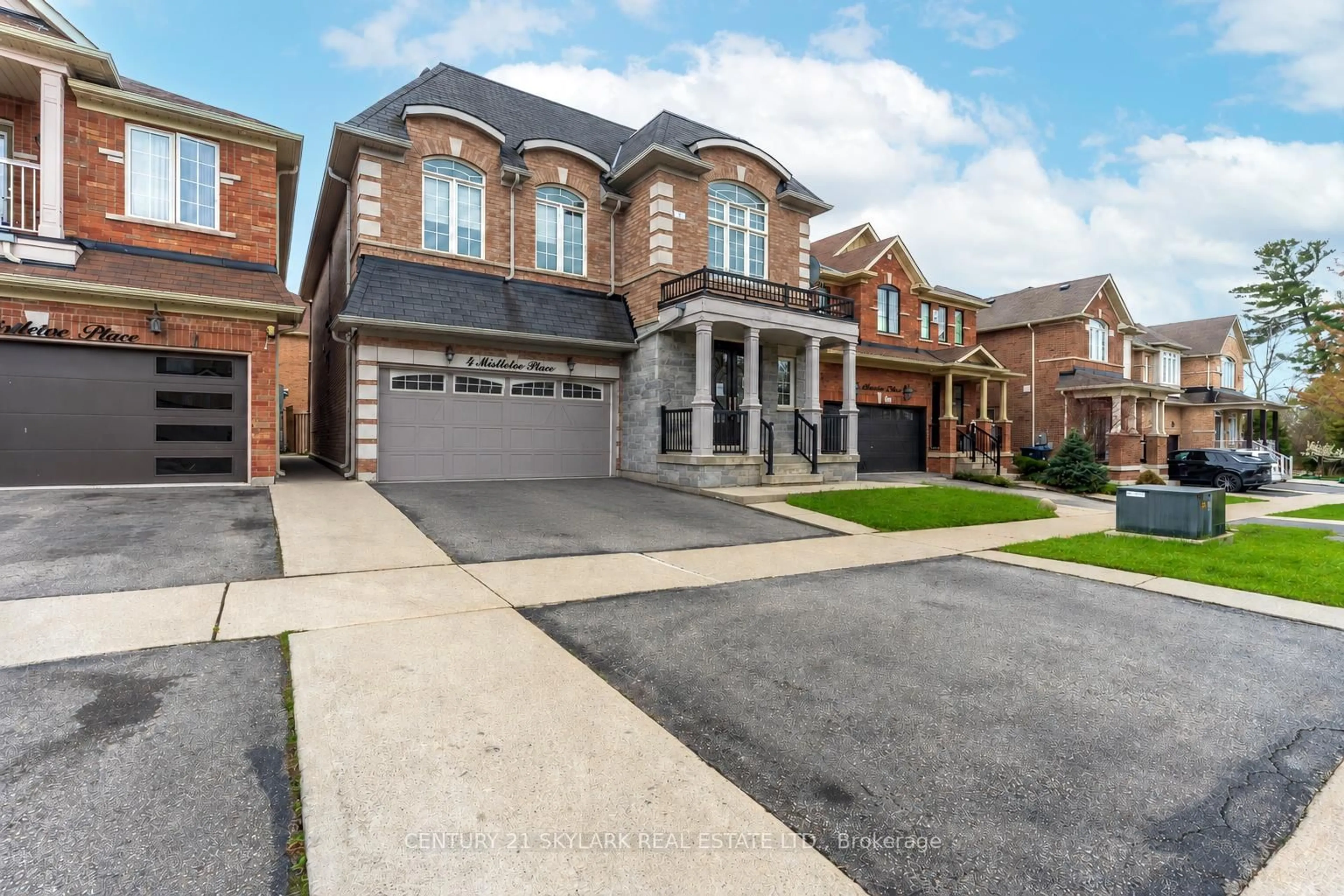Home with brick exterior material, street for 4 Mistletoe Pl, Brampton Ontario L6Y 5V1