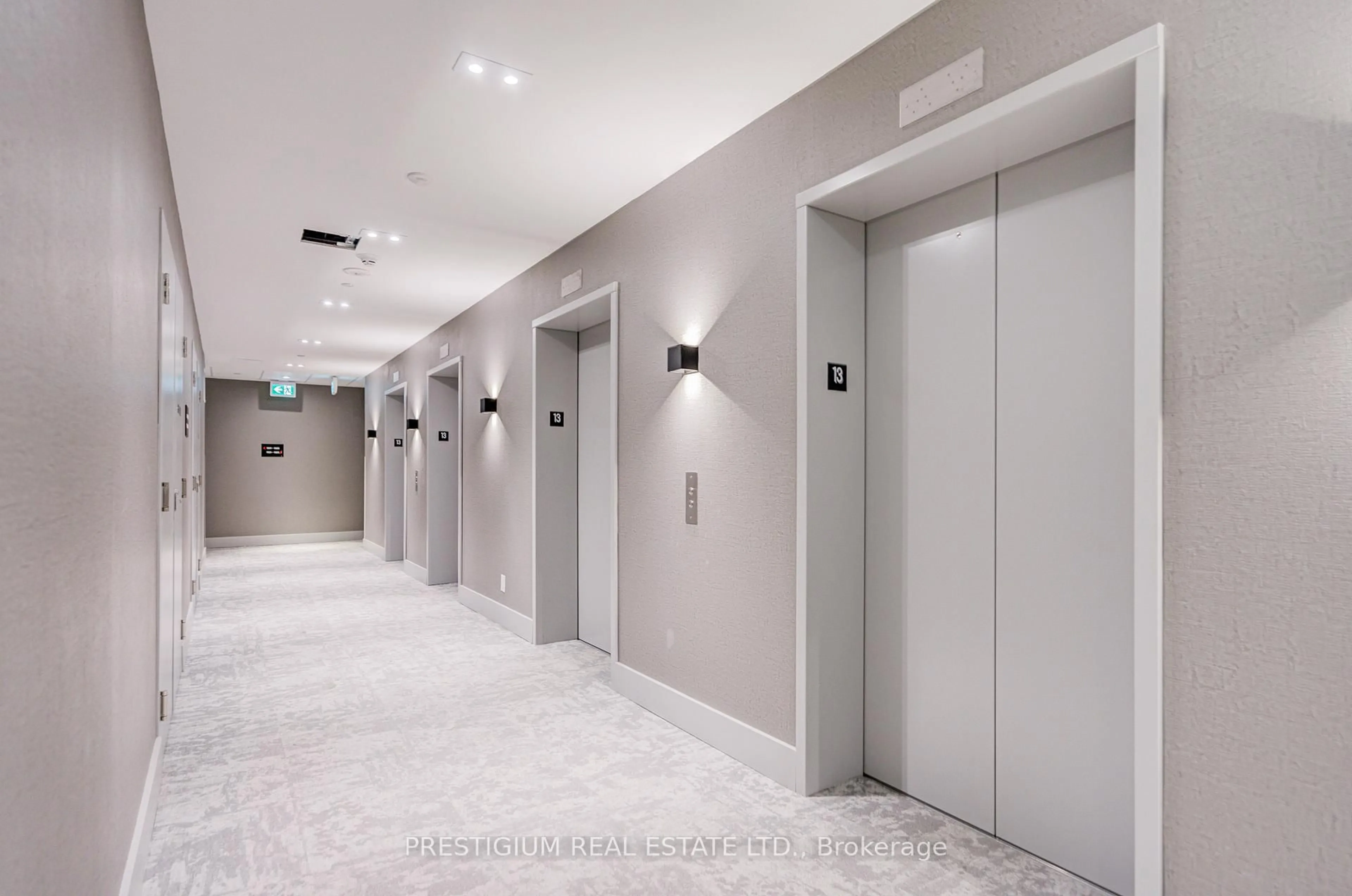 Indoor foyer for 285 Dufferin St #1311, Toronto Ontario M6K 0J2