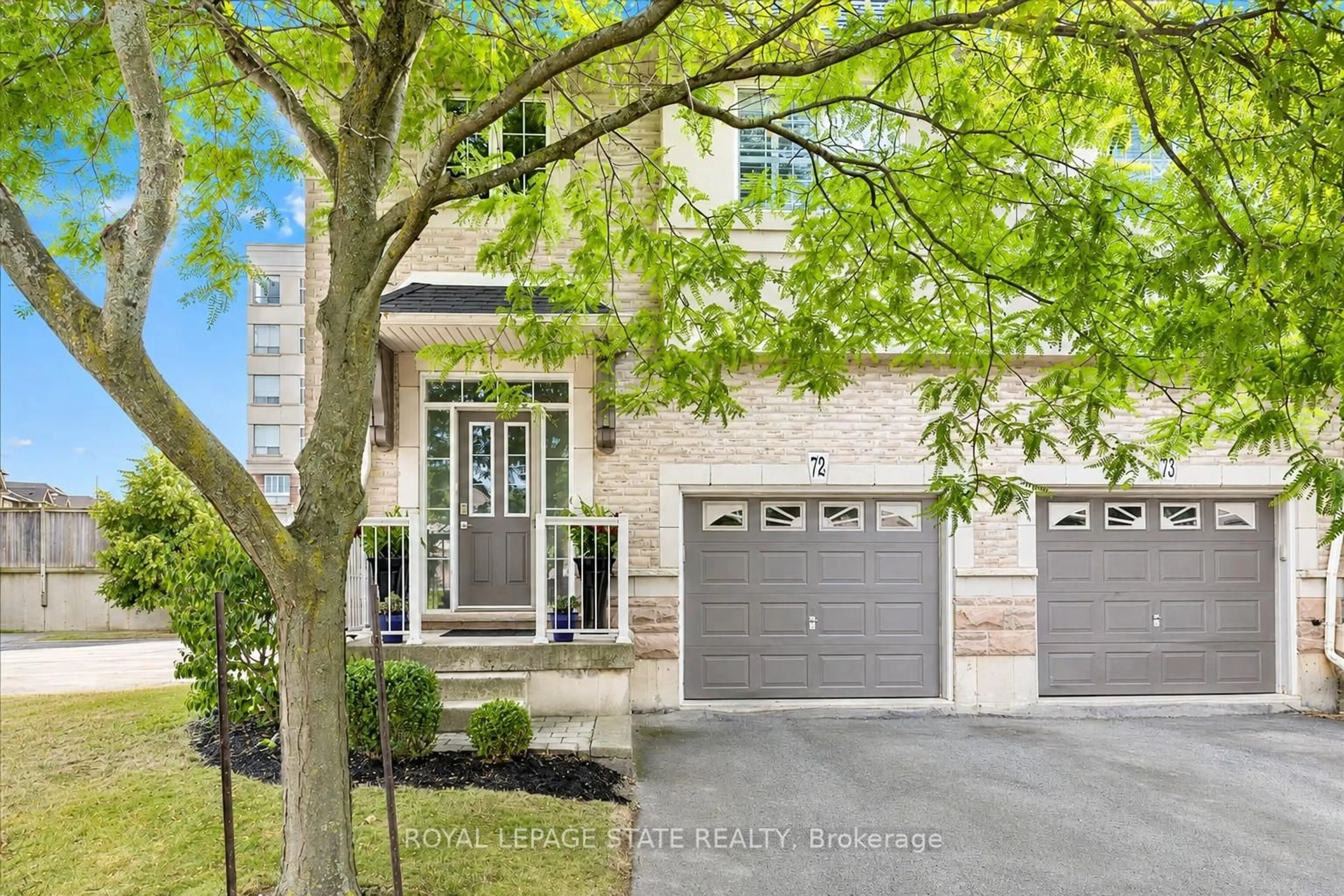 Home with brick exterior material, street for 5080 Fairview St #72, Burlington Ontario L7L 7G2