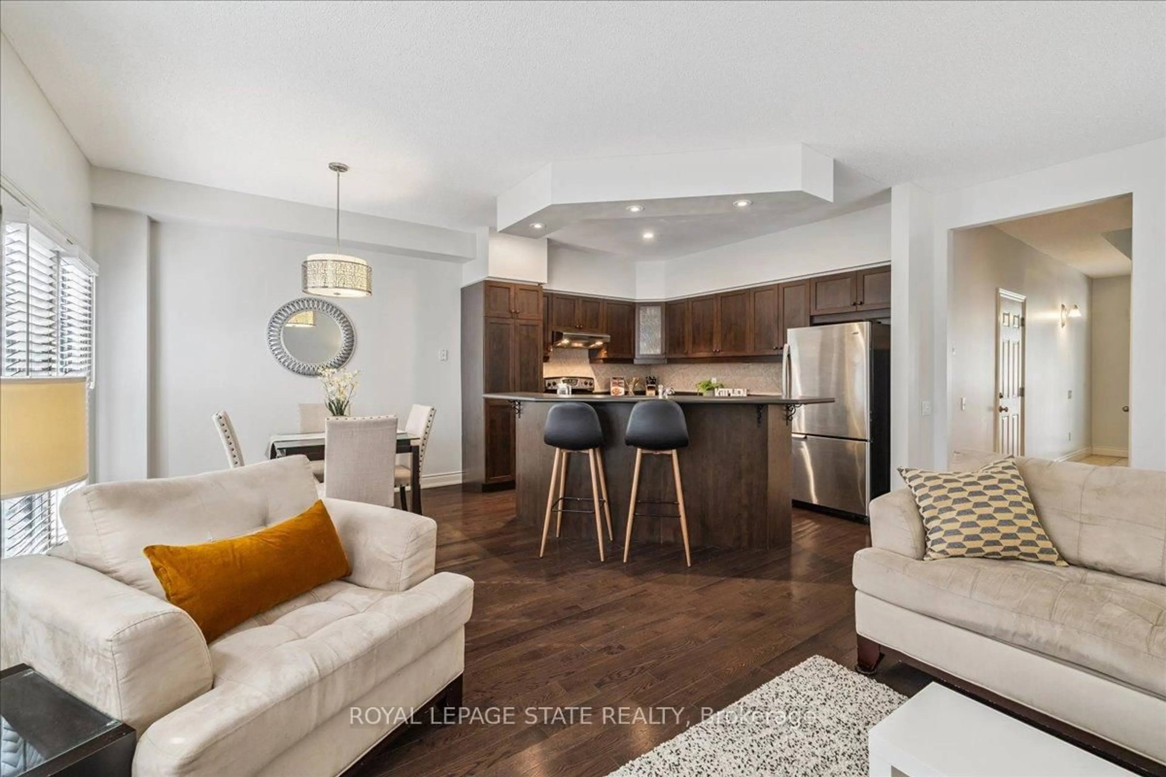 Open concept kitchen, unknown for 5080 Fairview St #72, Burlington Ontario L7L 7G2