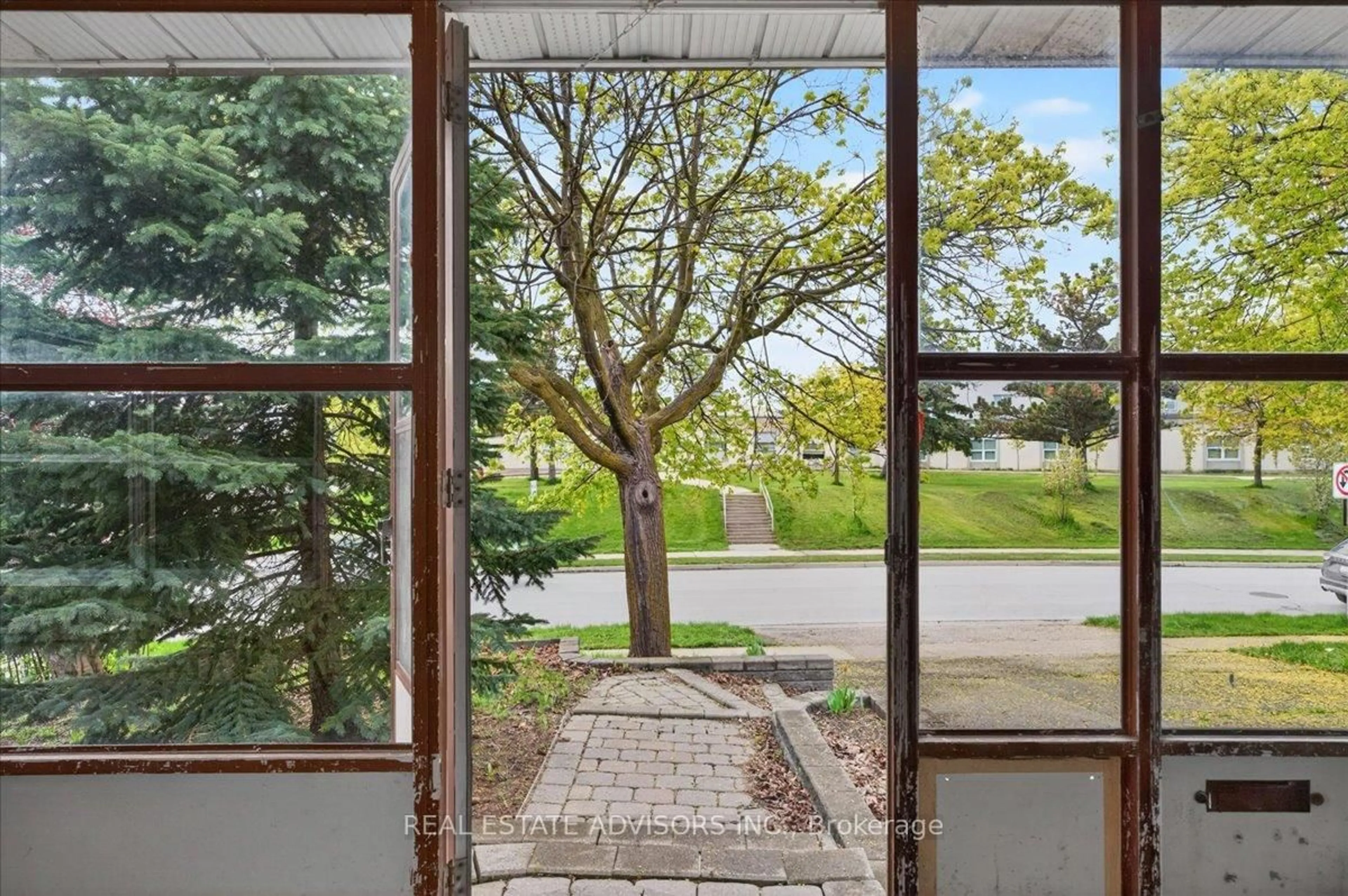 Unknown for 84 Ardglen Dr, Brampton Ontario L6W 1V6