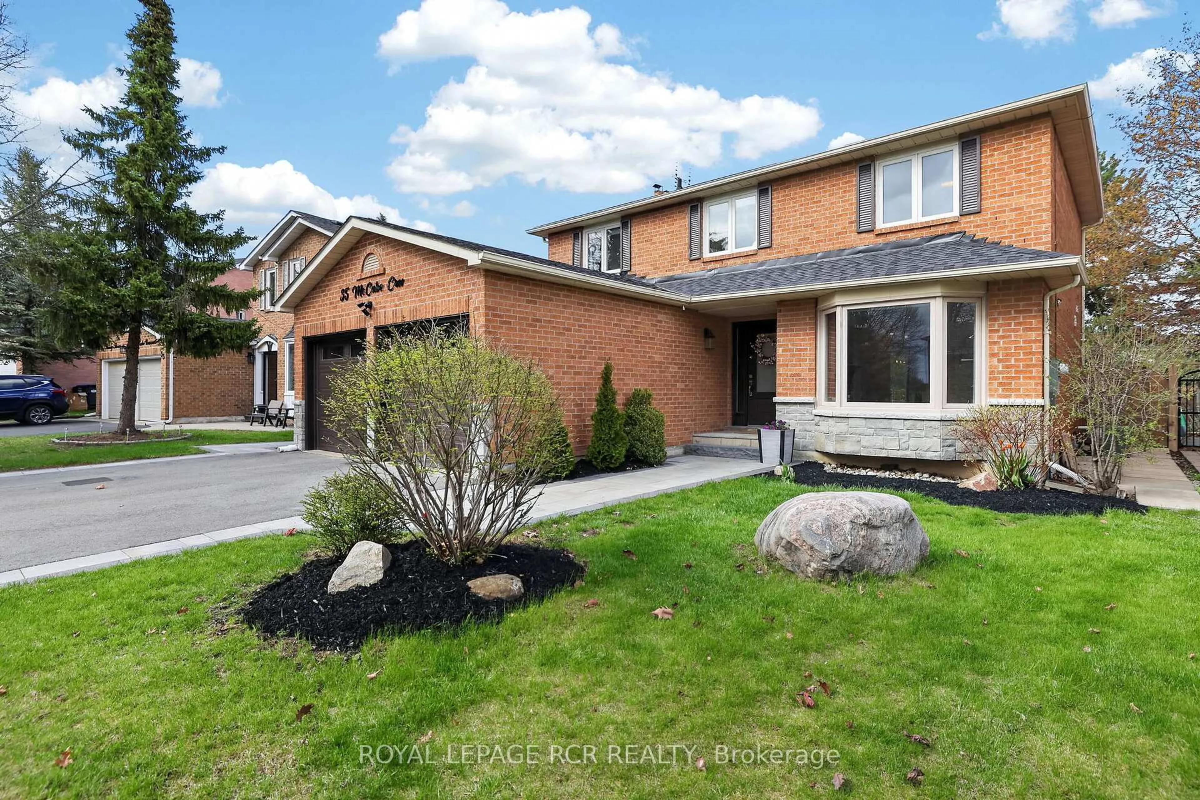 Home with brick exterior material, street for 35 Mccabe Cres, Caledon Ontario L7E 5X1
