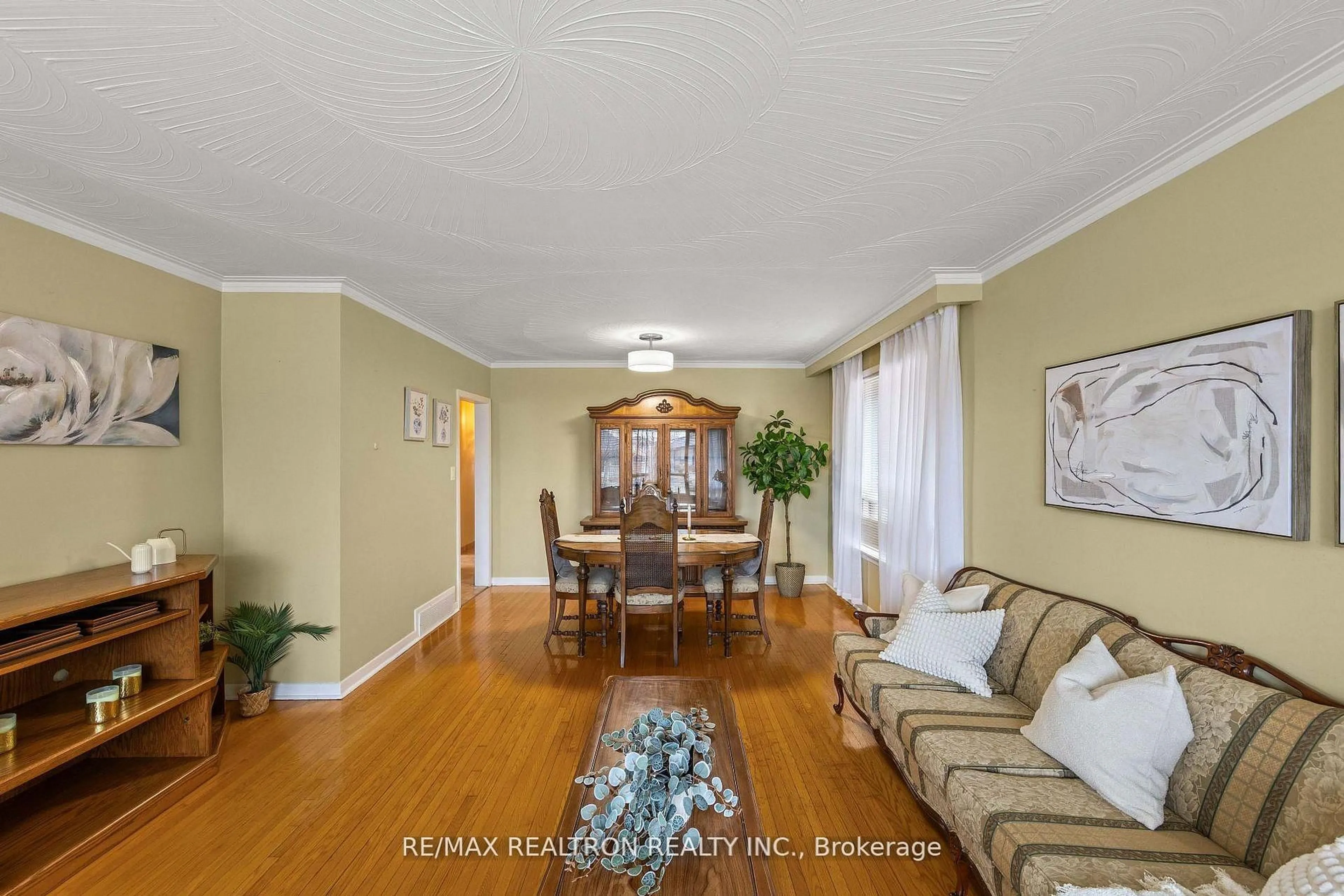 Dining room, wood/laminate floor for 1144 Glengrove Ave, Toronto Ontario M6B 2K4