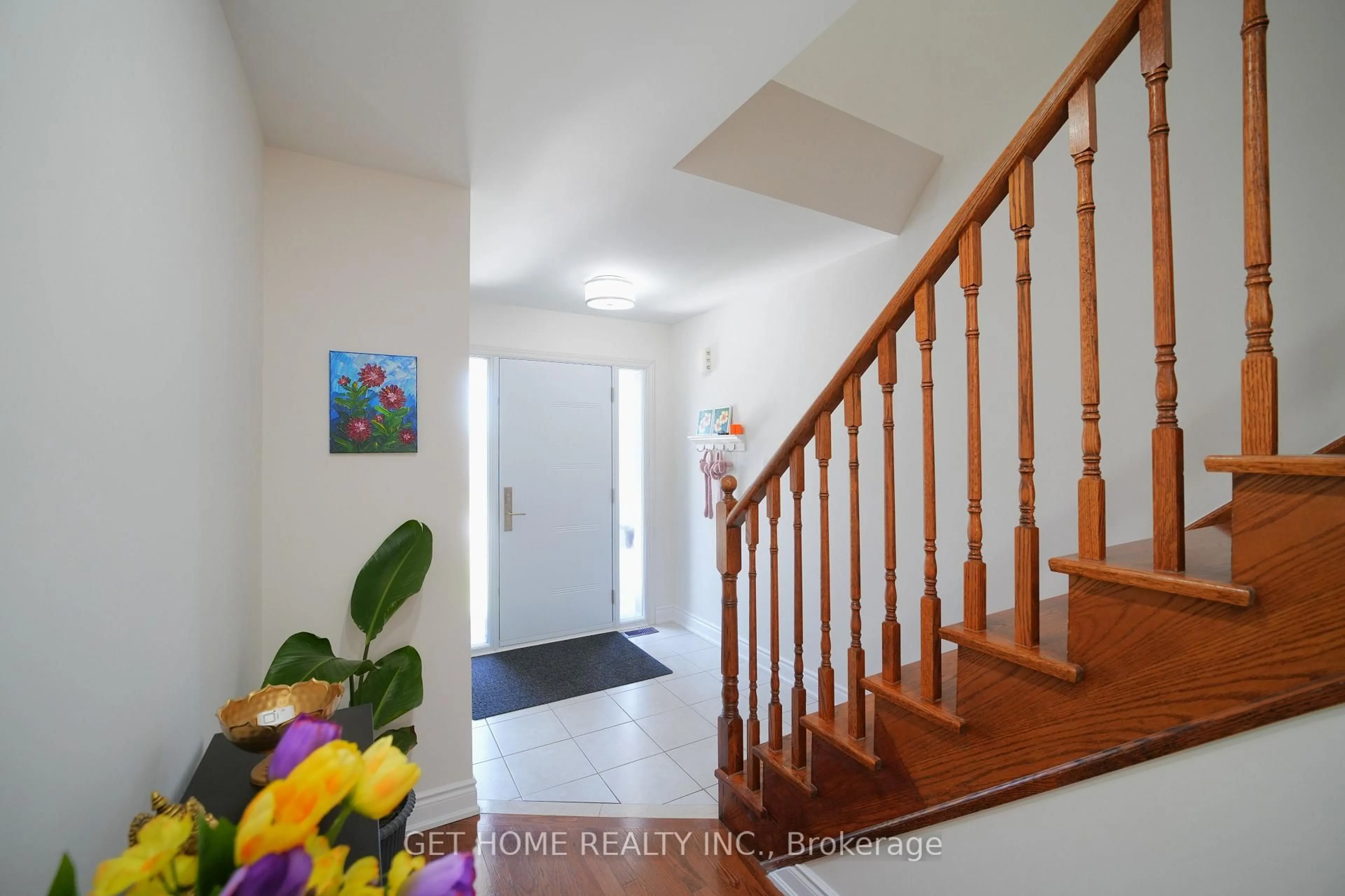 Indoor foyer for 78 Spicebush Terr, Brampton Ontario L6X 0J4