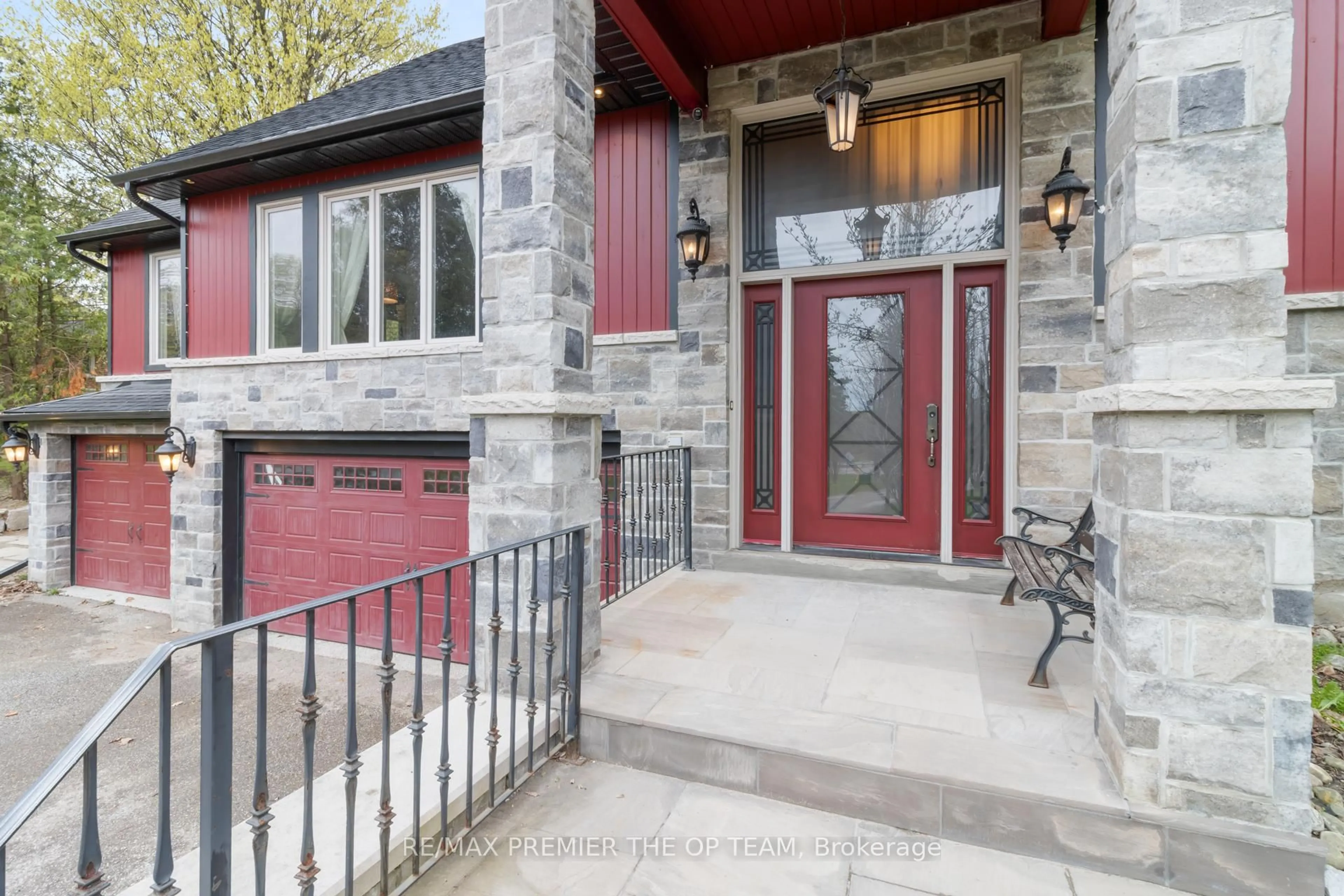 Indoor entryway for 16326 The Gore Rd, Caledon Ontario L7C 3E6