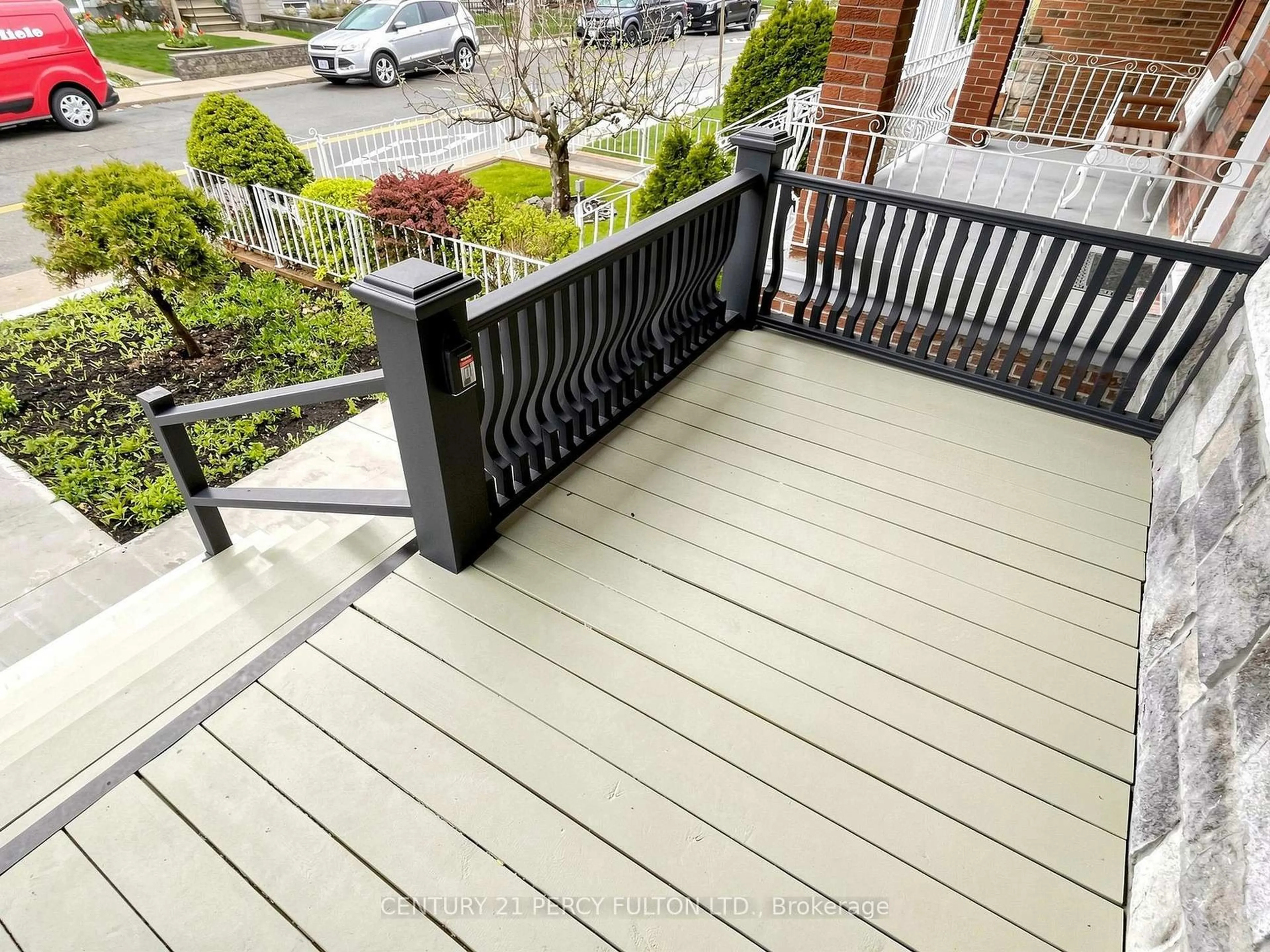 Unknown for 26 Millicent St, Toronto Ontario M6H 1W4