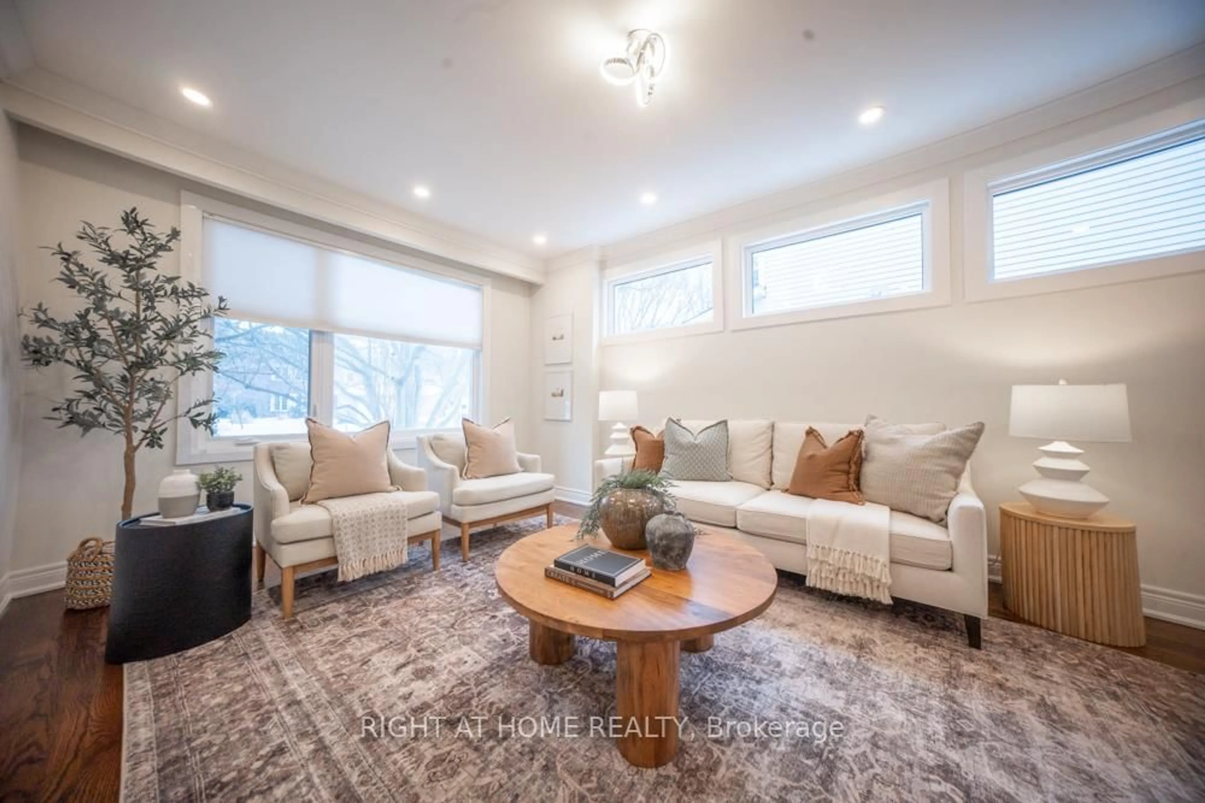 Living room with furniture, unknown for 155 Cheverie St, Oakville Ontario L6J 6C3
