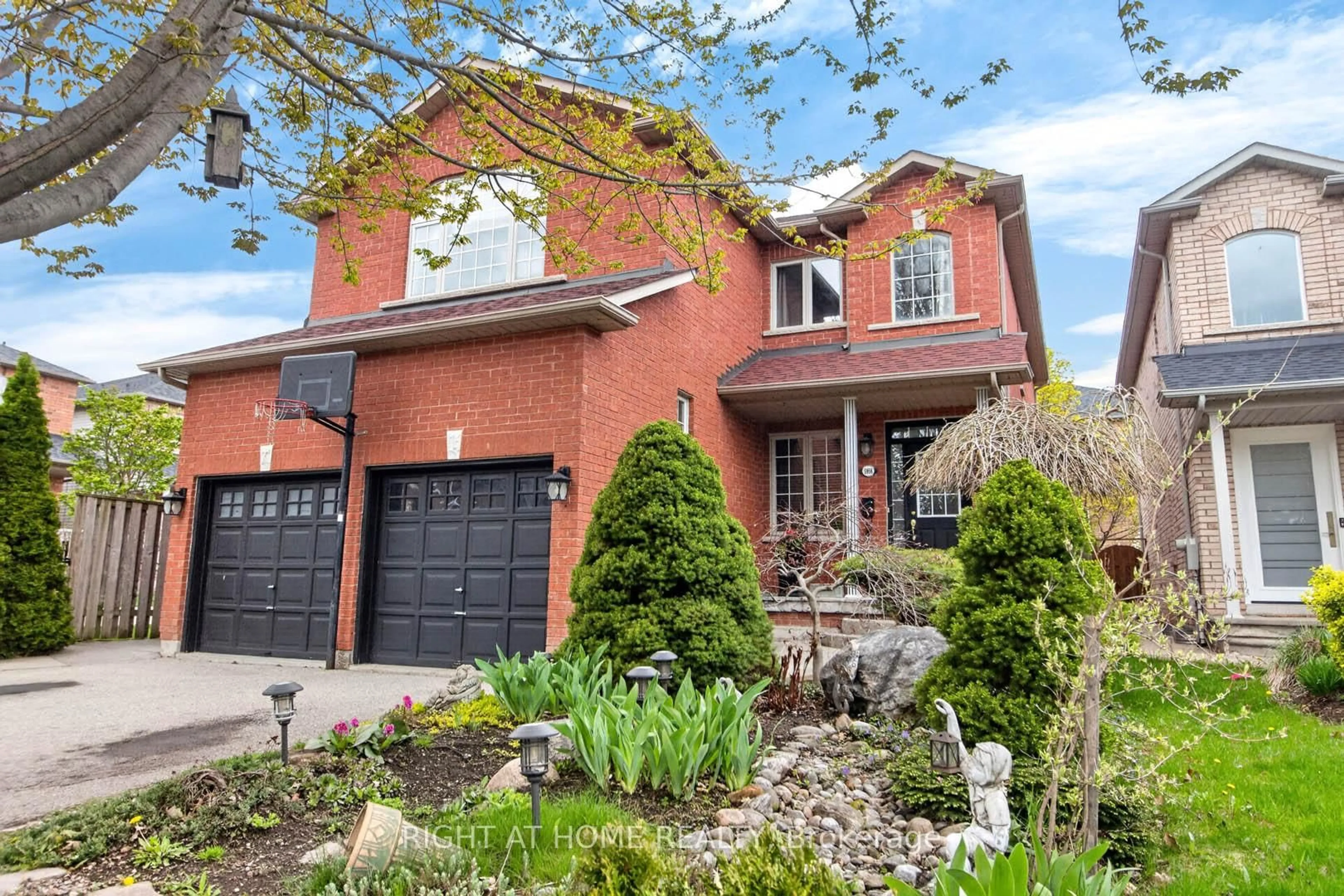 Home with brick exterior material, street for 5956 Rayshaw Cres, Mississauga Ontario L5M 2P2