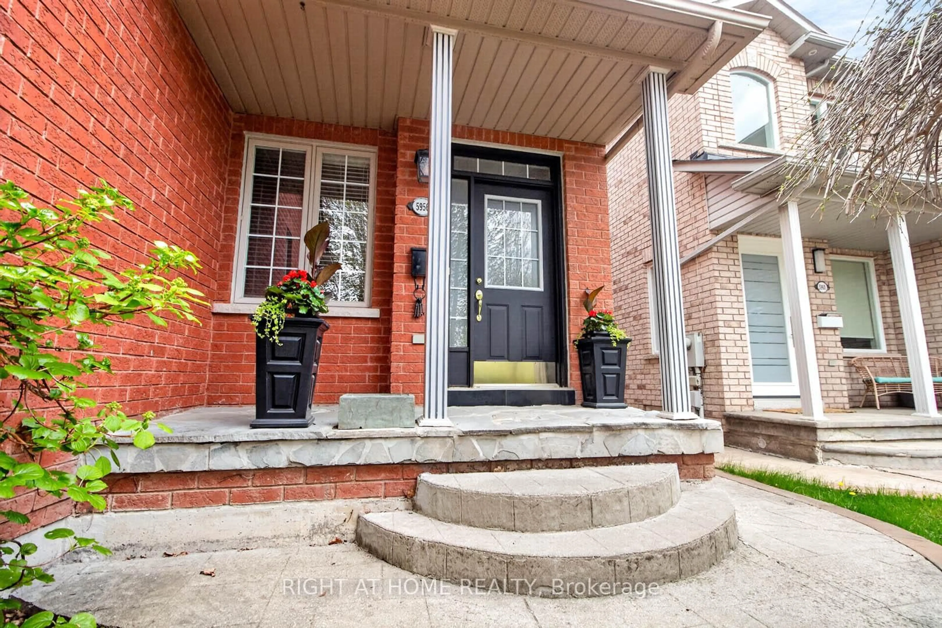 Home with brick exterior material, street for 5956 Rayshaw Cres, Mississauga Ontario L5M 2P2