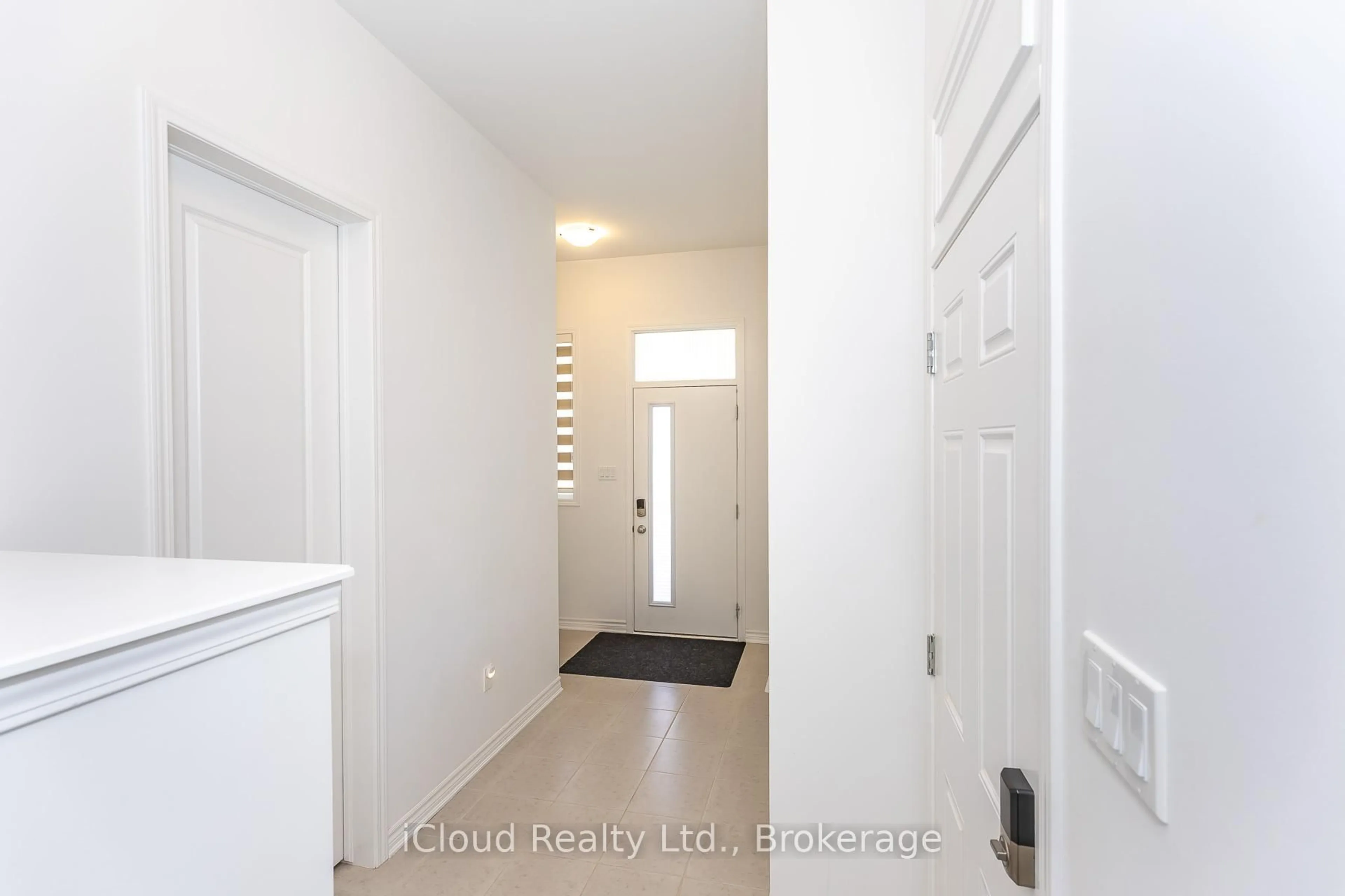 Indoor entryway for 302 Calla Pt, Milton Ontario L9T 2X5