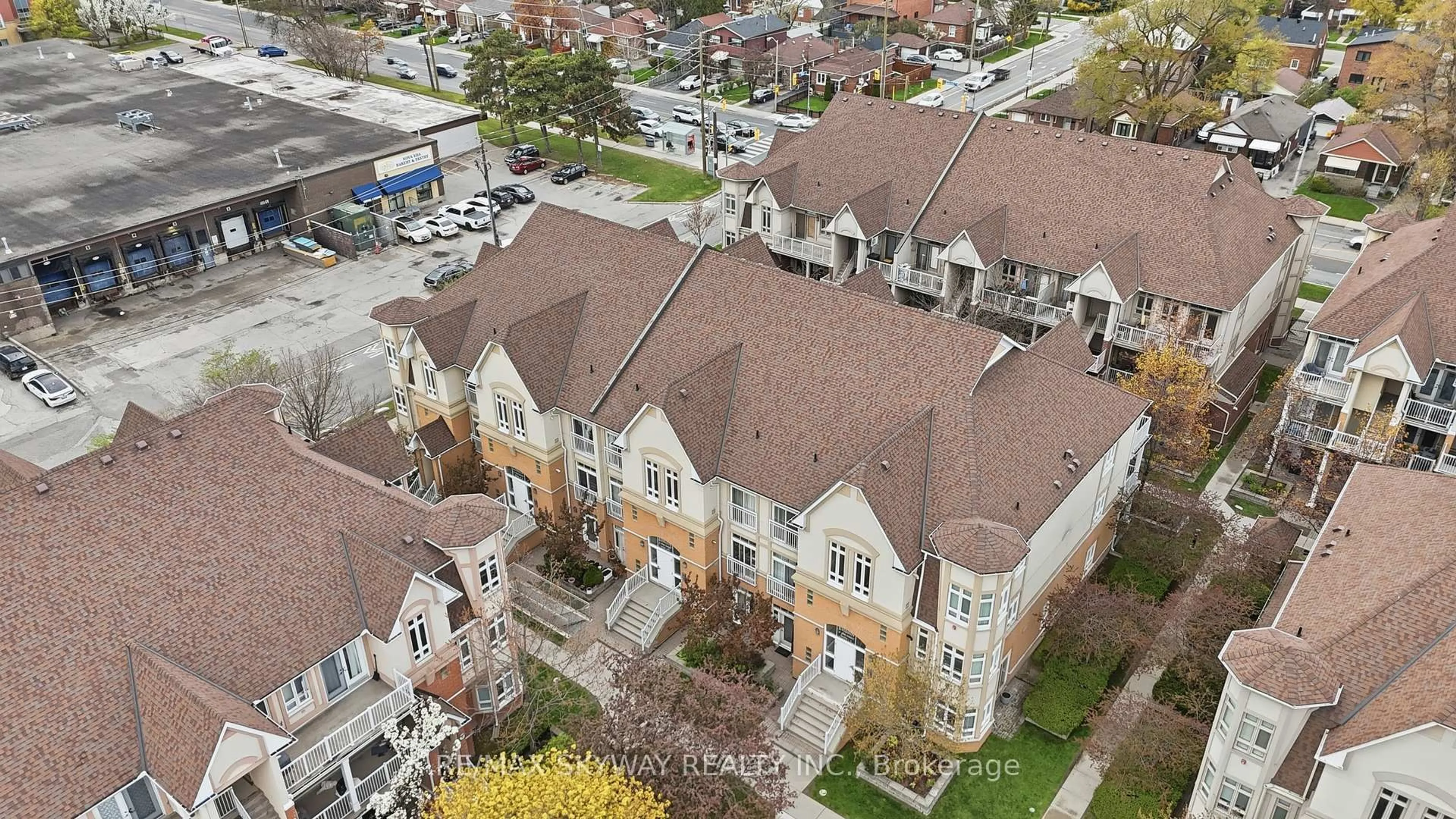 A pic from outside/outdoor area/front of a property/back of a property/a pic from drone, city buildings view from balcony for 11 Pine St #15, Toronto Ontario M9N 0A6
