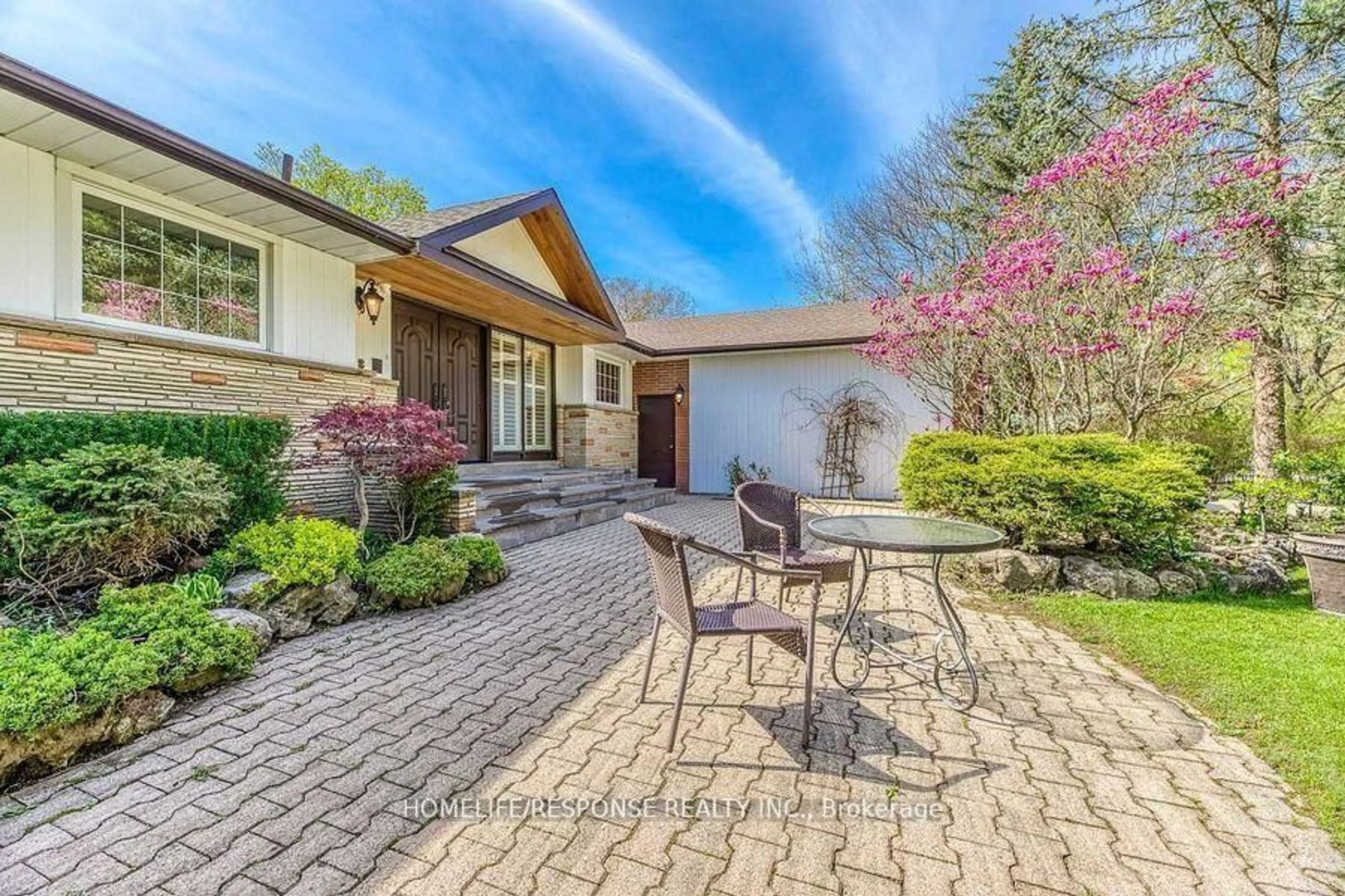 Unknown for 3640 BURNBRAE Dr, Mississauga Ontario L5C 2N7