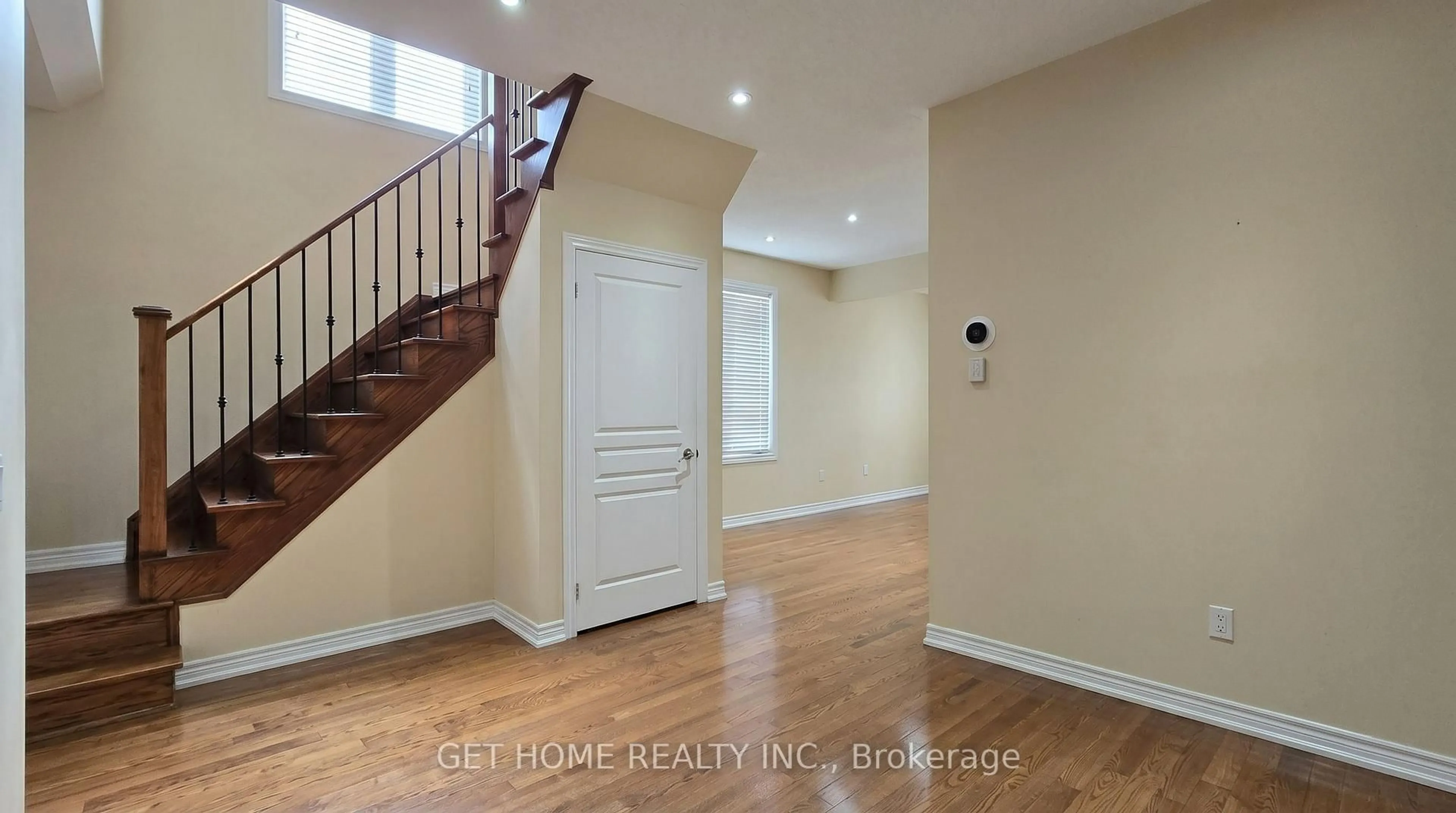 Indoor entryway for 50 Speedwell St, Brampton Ontario L6X 5H2