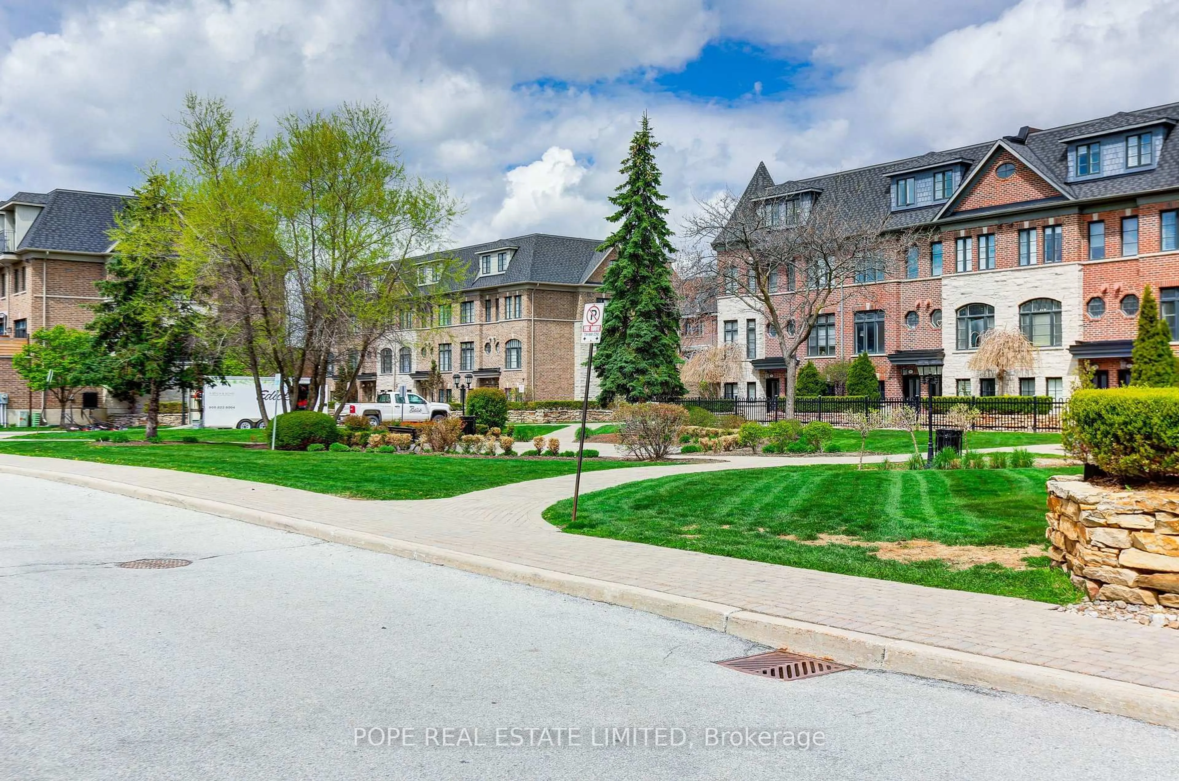 Patio, street for 21 Ruby Lang Lane, Toronto Ontario M8Z 0B8