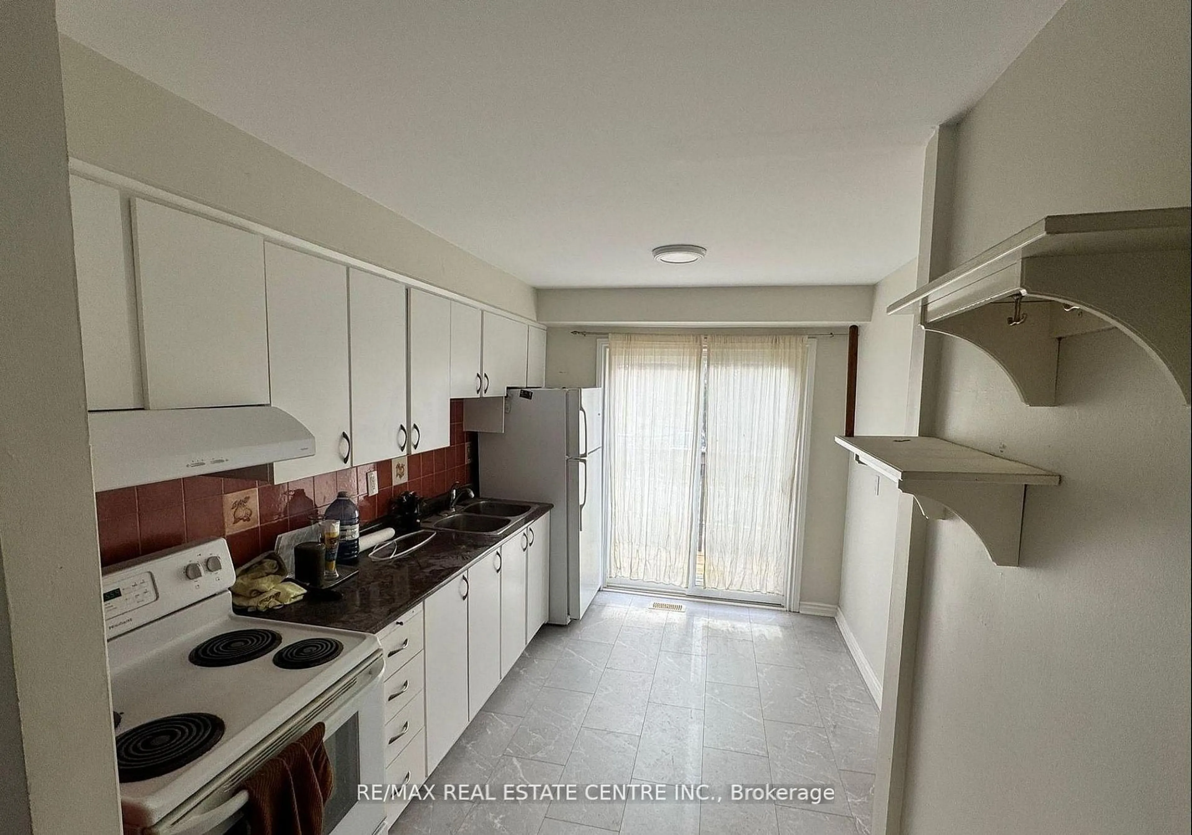 Standard kitchen, unknown for 5536 Montevideo Rd #44, Mississauga Ontario L5N 2P4