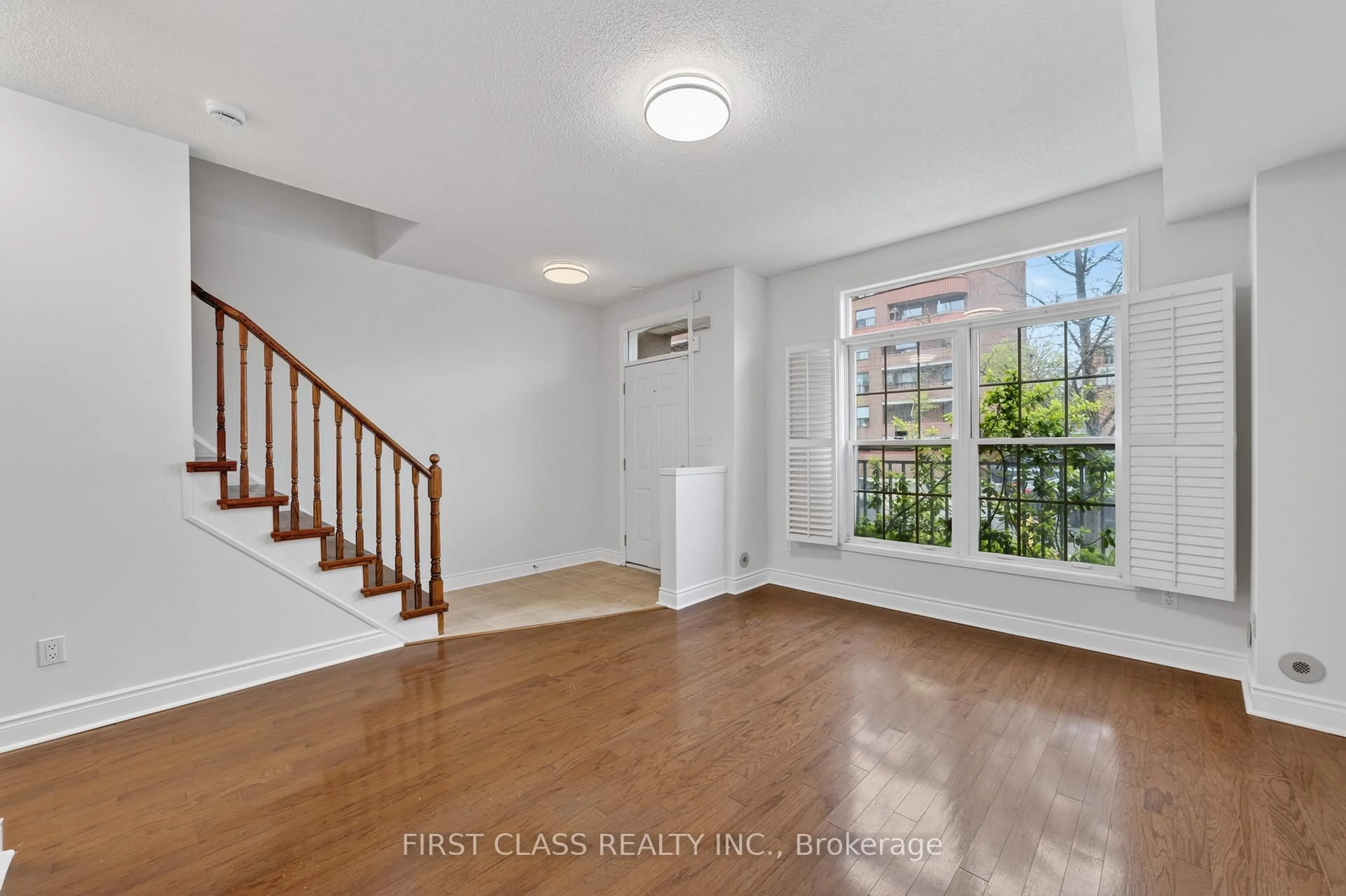 A pic of a room for 3076 Lake Shore Blvd #Th10, Toronto Ontario M8V 1K3