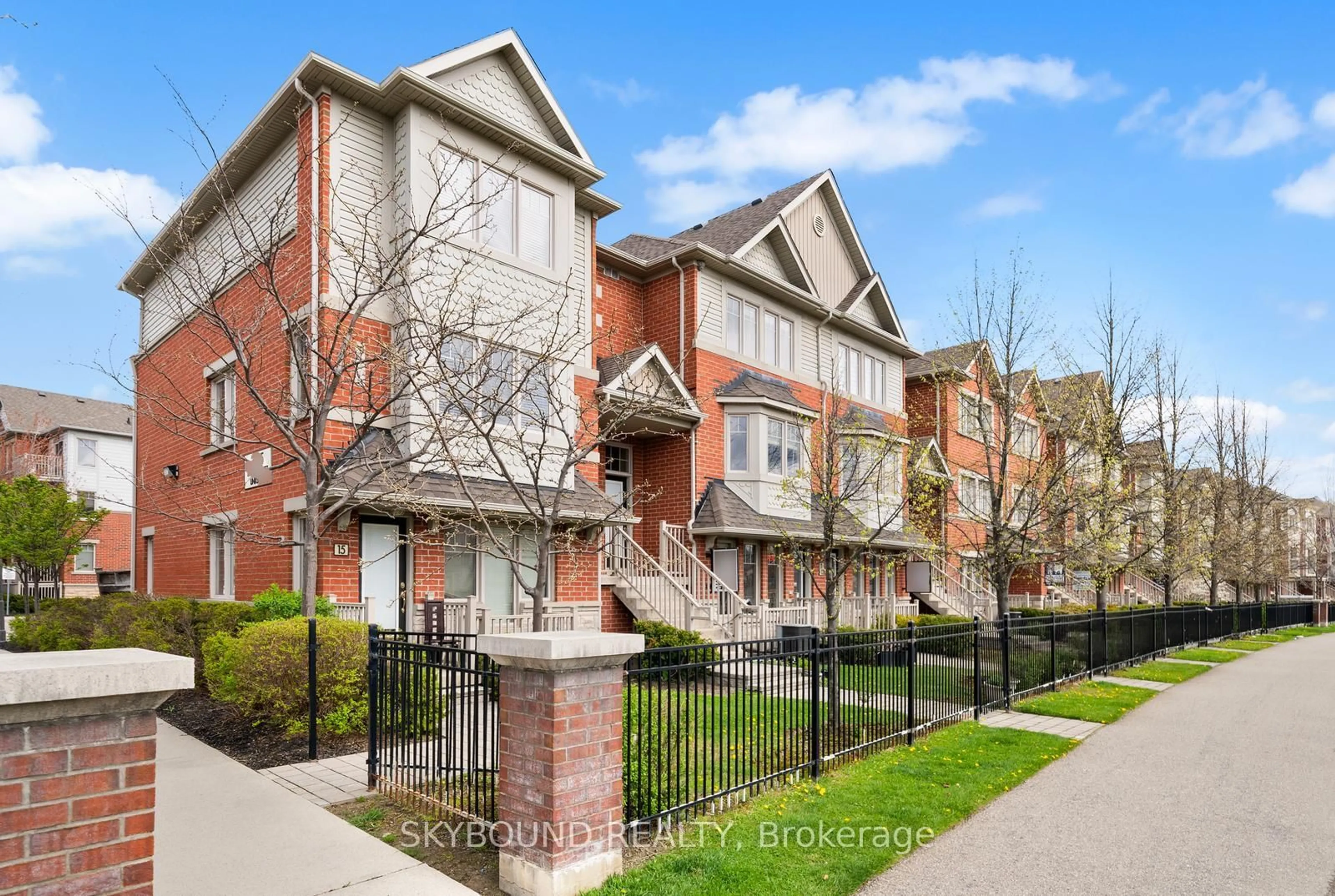Home with brick exterior material, street for 3375 Thomas St #13, 14, Mississauga Ontario L5M 0P7
