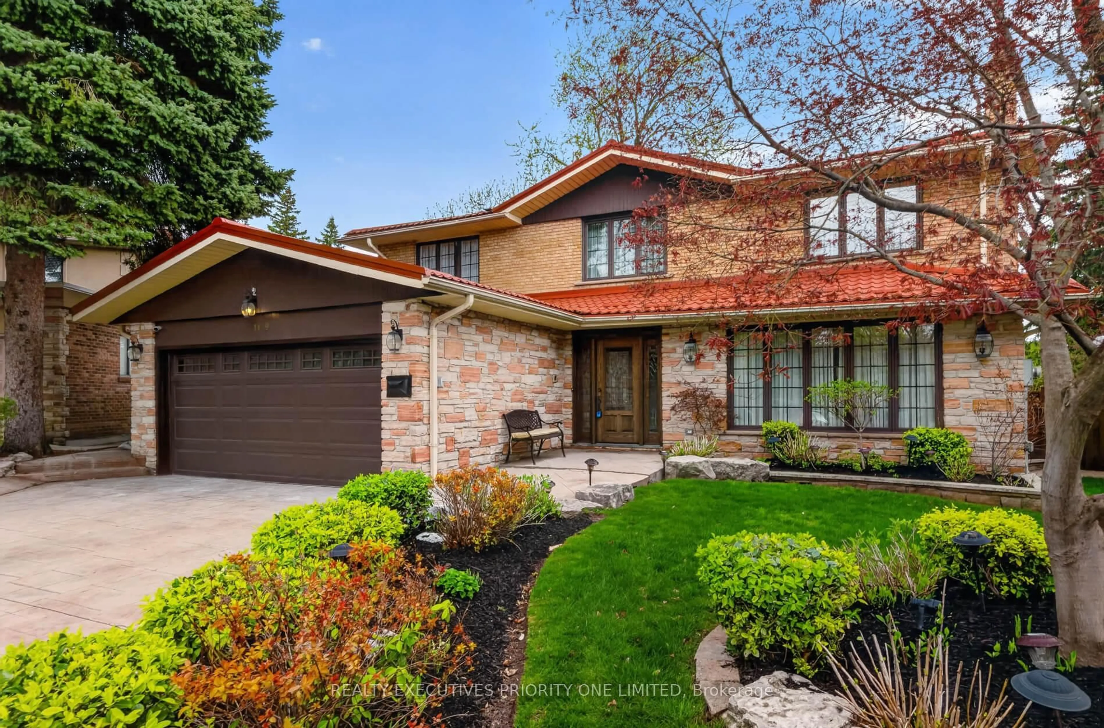 Home with brick exterior material, street for 1149 Spragg Crt, Mississauga Ontario L5C 2Z9