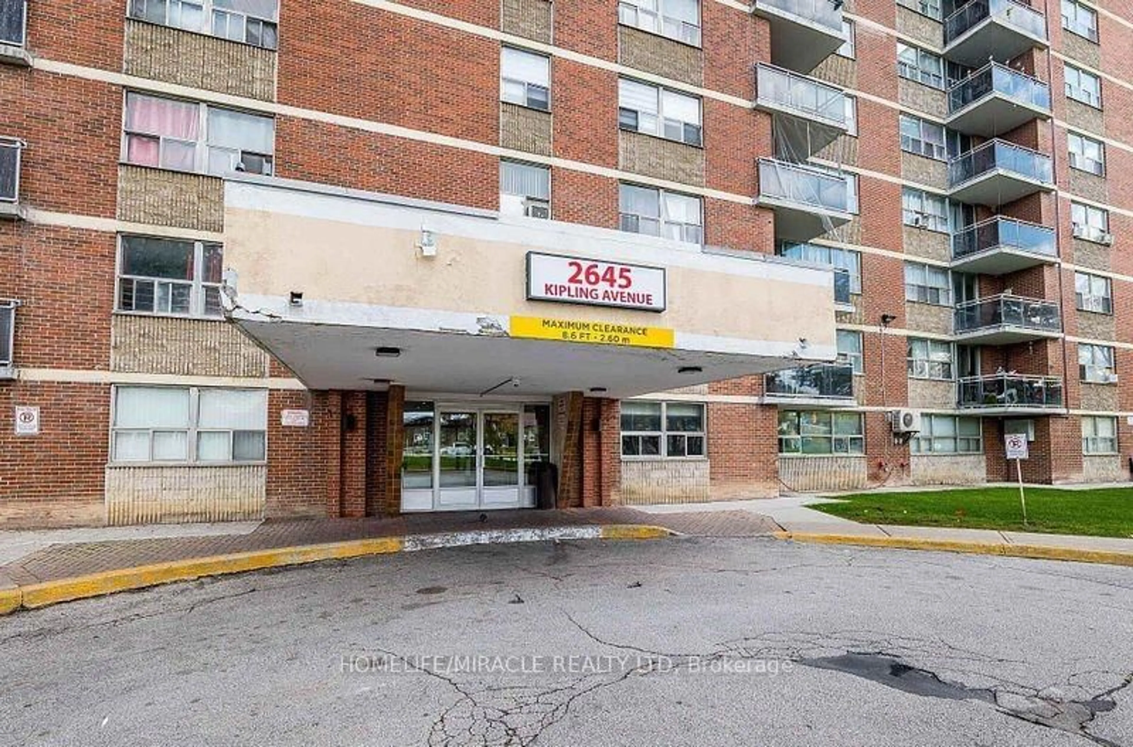 Indoor foyer for 2645 Kipling Ave #1905, Toronto Ontario M9V 3S6
