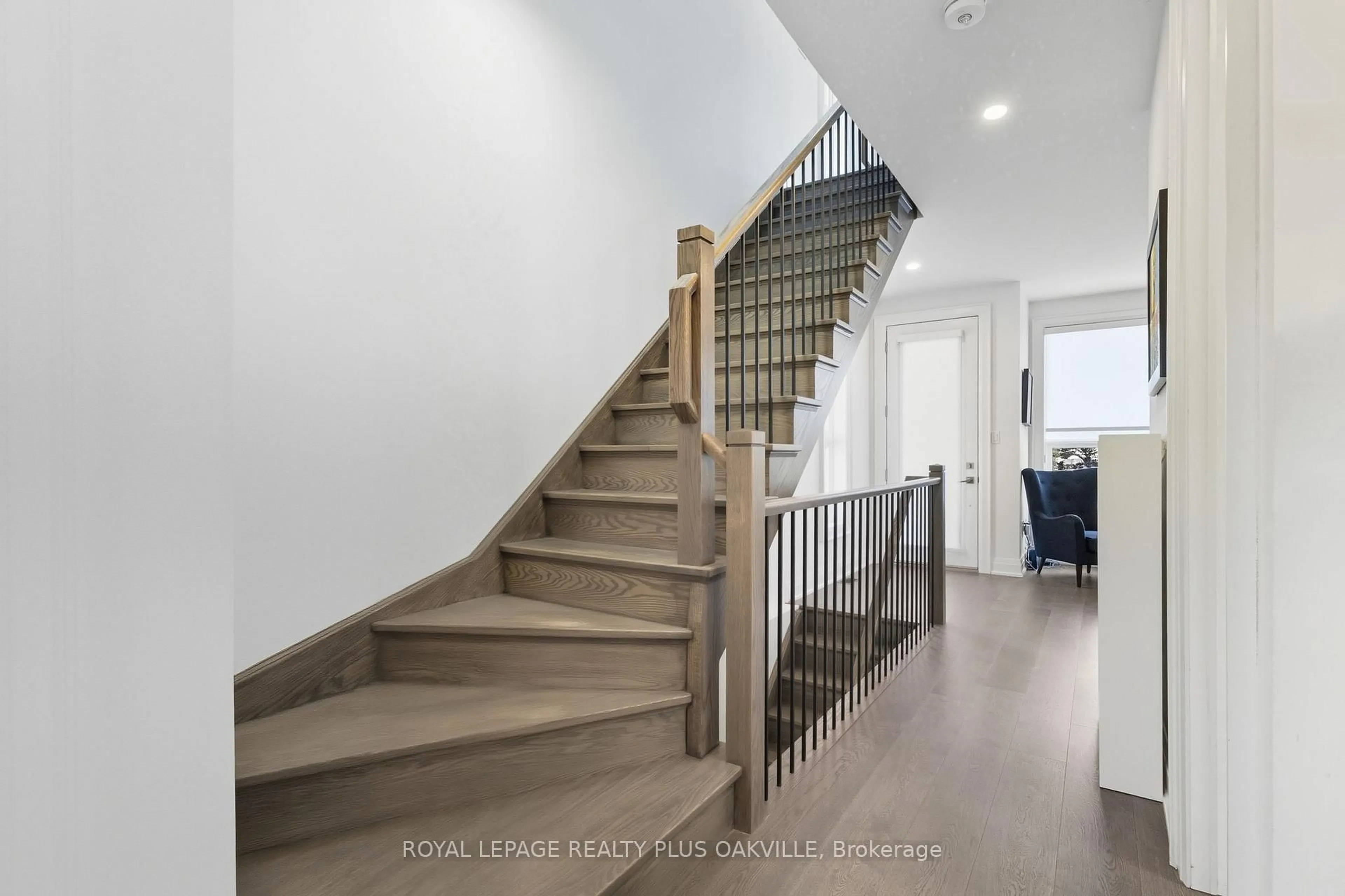 Stairs for 3228 Ellyn Common, Burlington Ontario L7N 0A3