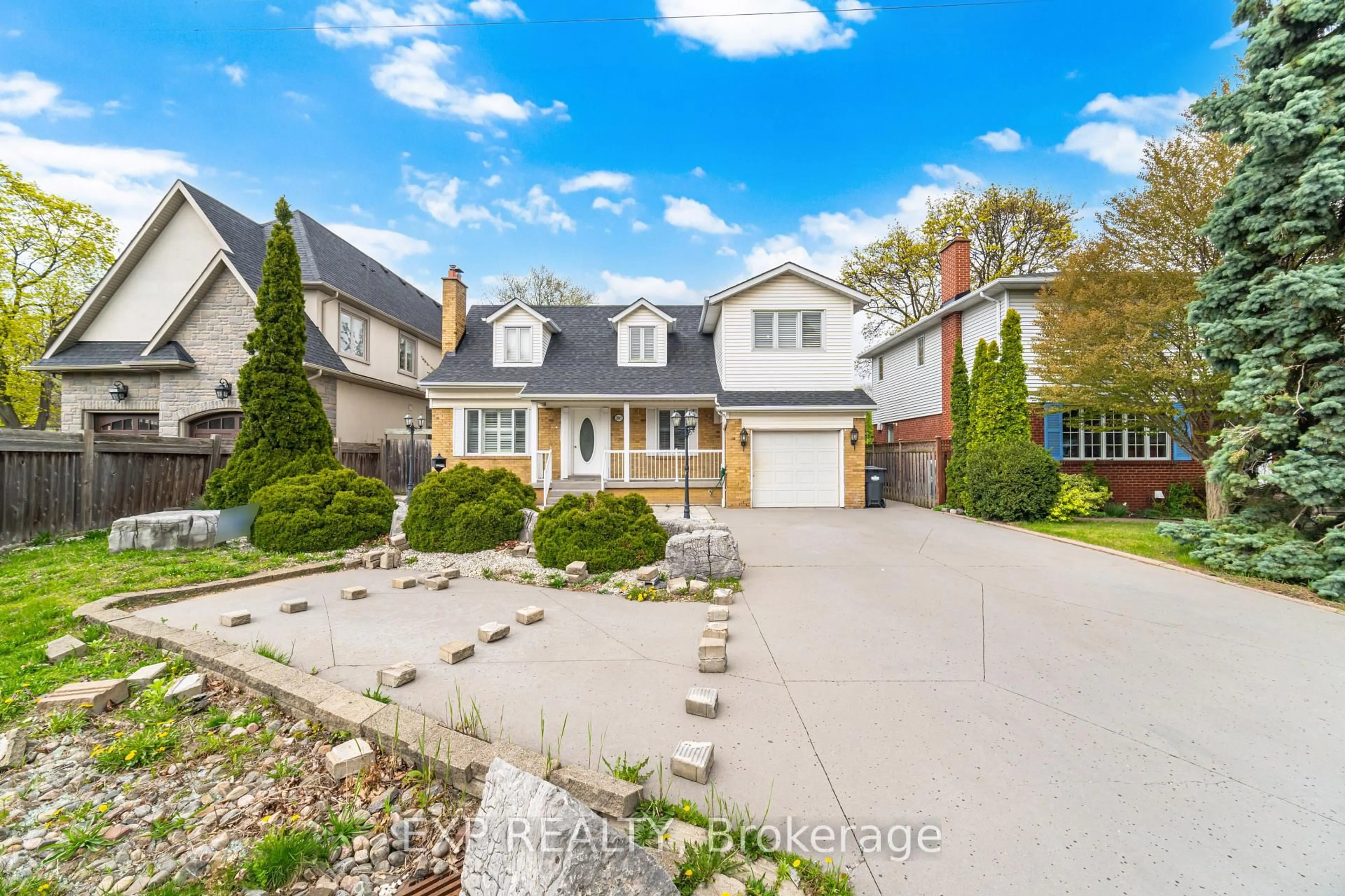 Unknown for 2065 Westfield Dr, Mississauga Ontario L4Y 1P2