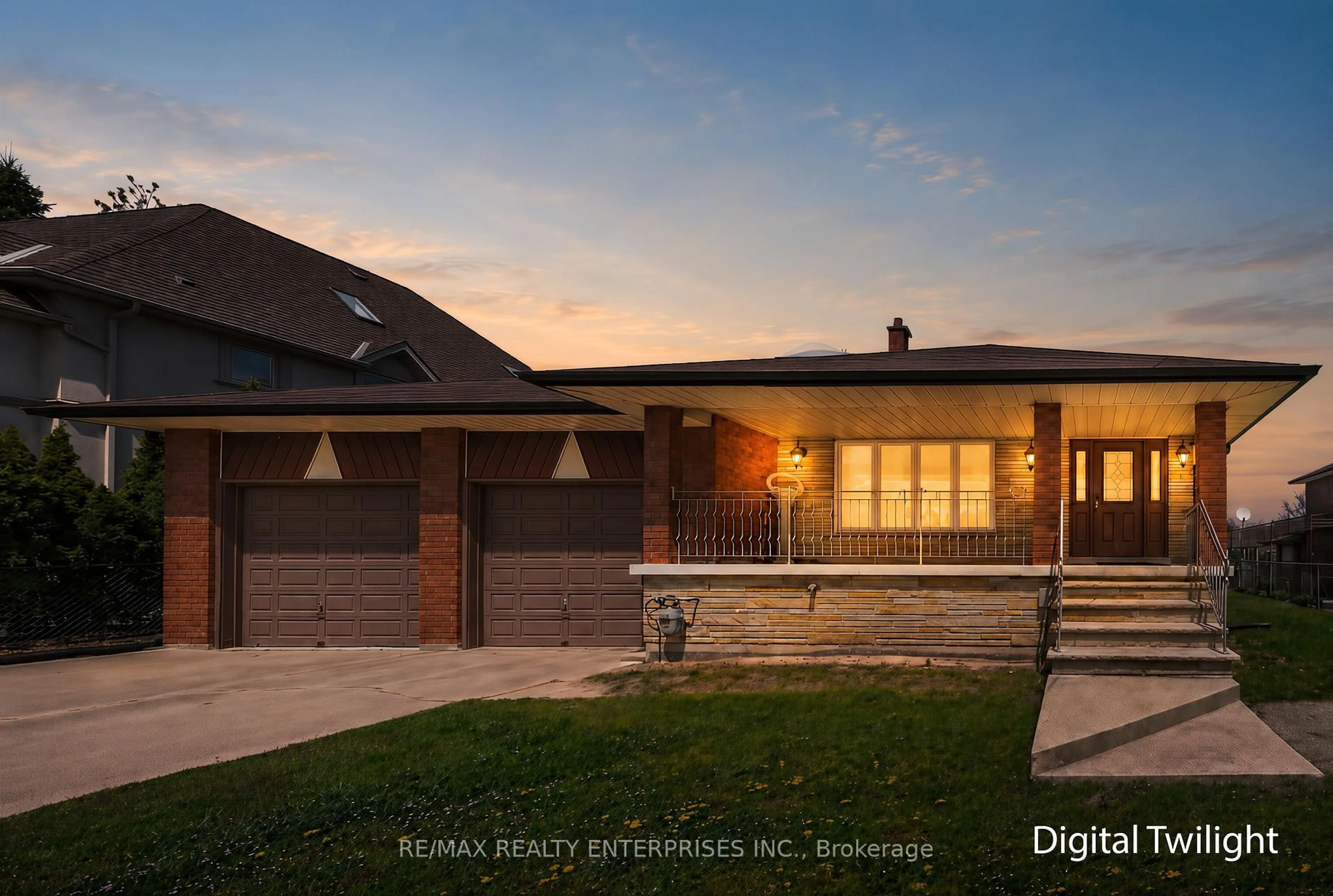 Home with brick exterior material, building for 1351 Haig Blvd, Mississauga Ontario L5E 2M8