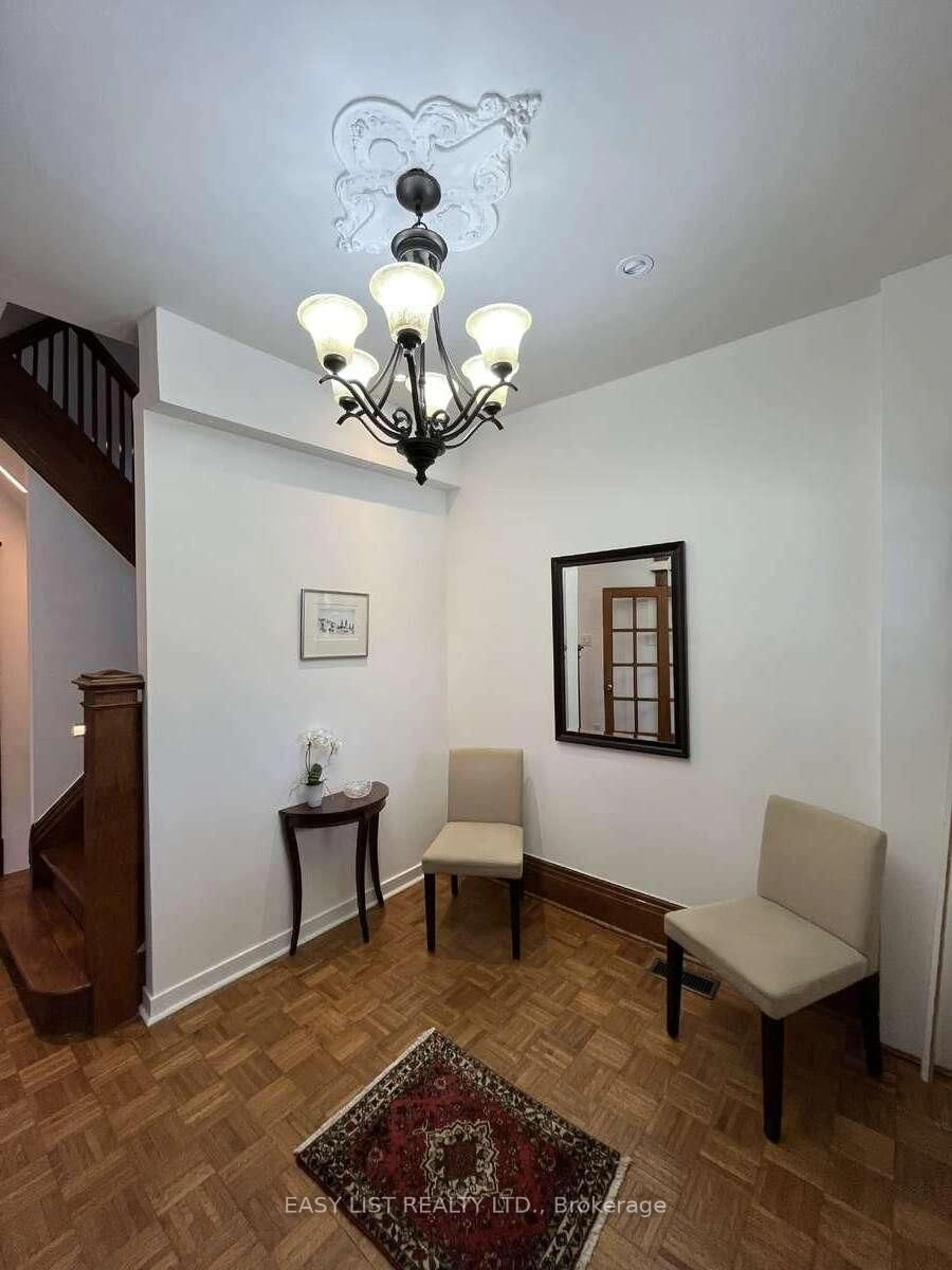 Indoor foyer for 13 Evelyn Cres, Toronto Ontario M6P 3C8