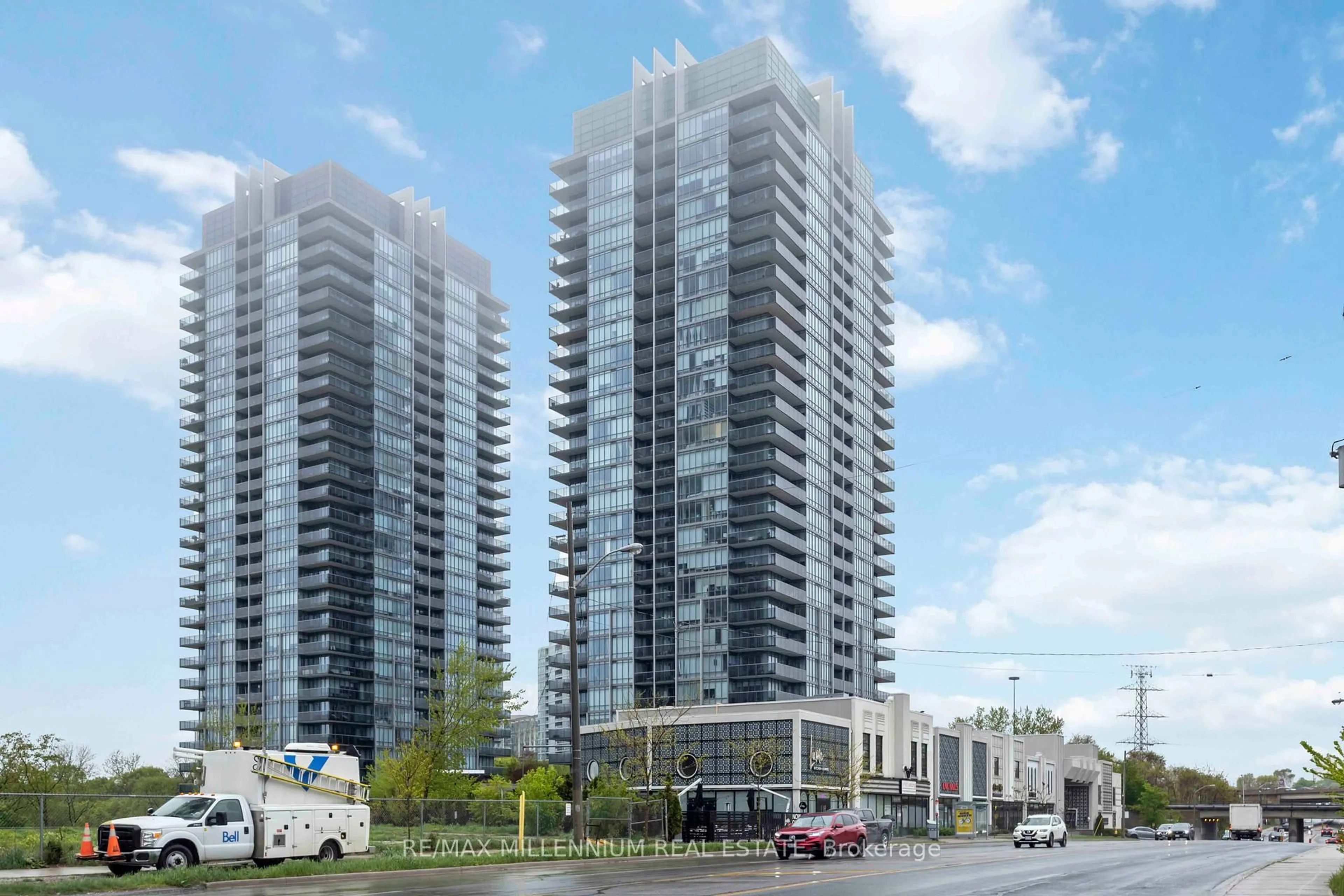 Blurry image for 90 Park Lawn Rd #1616, Toronto Ontario M8Y 0B6
