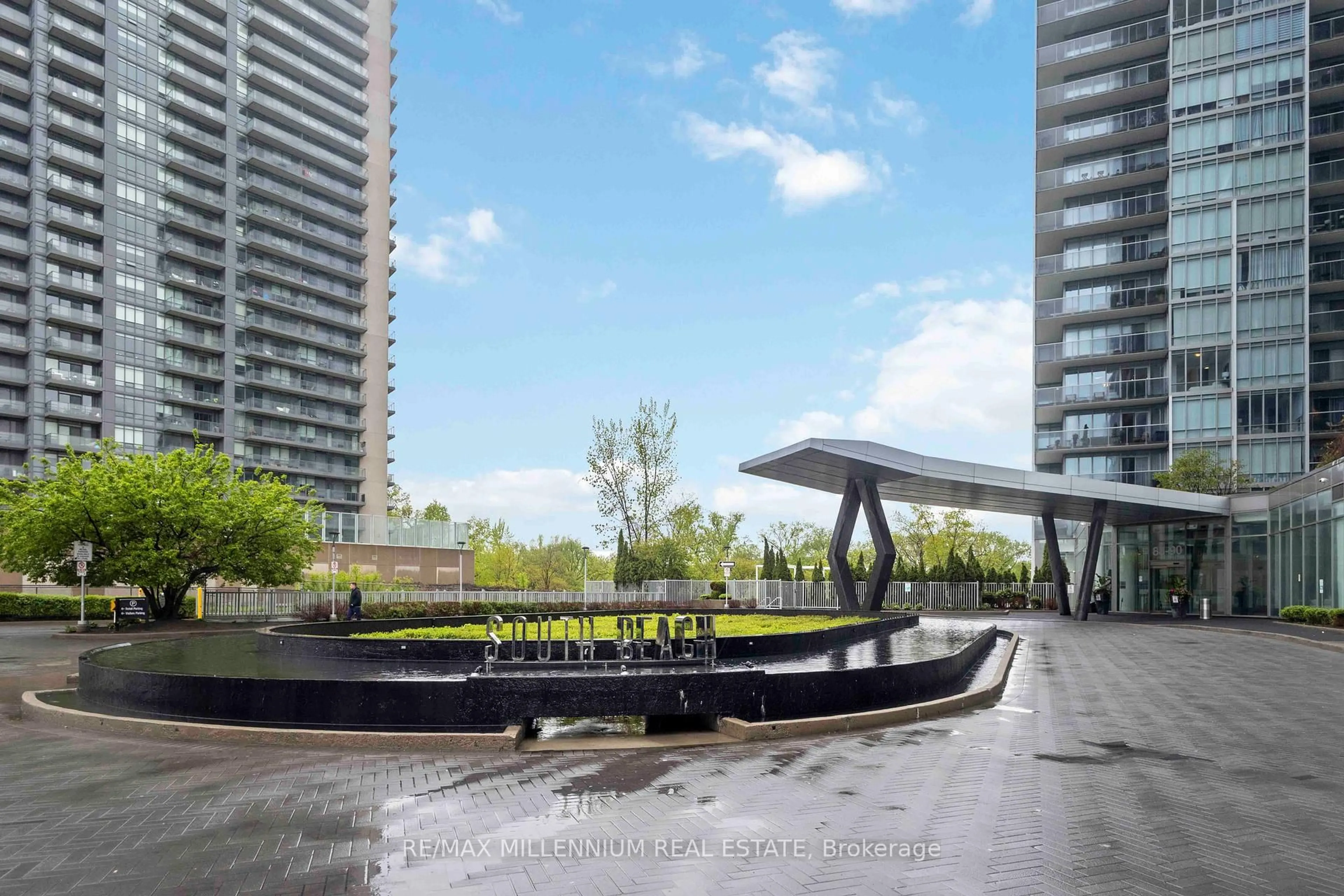 Patio, water/lake/river/ocean view for 90 Park Lawn Rd #1616, Toronto Ontario M8Y 0B6