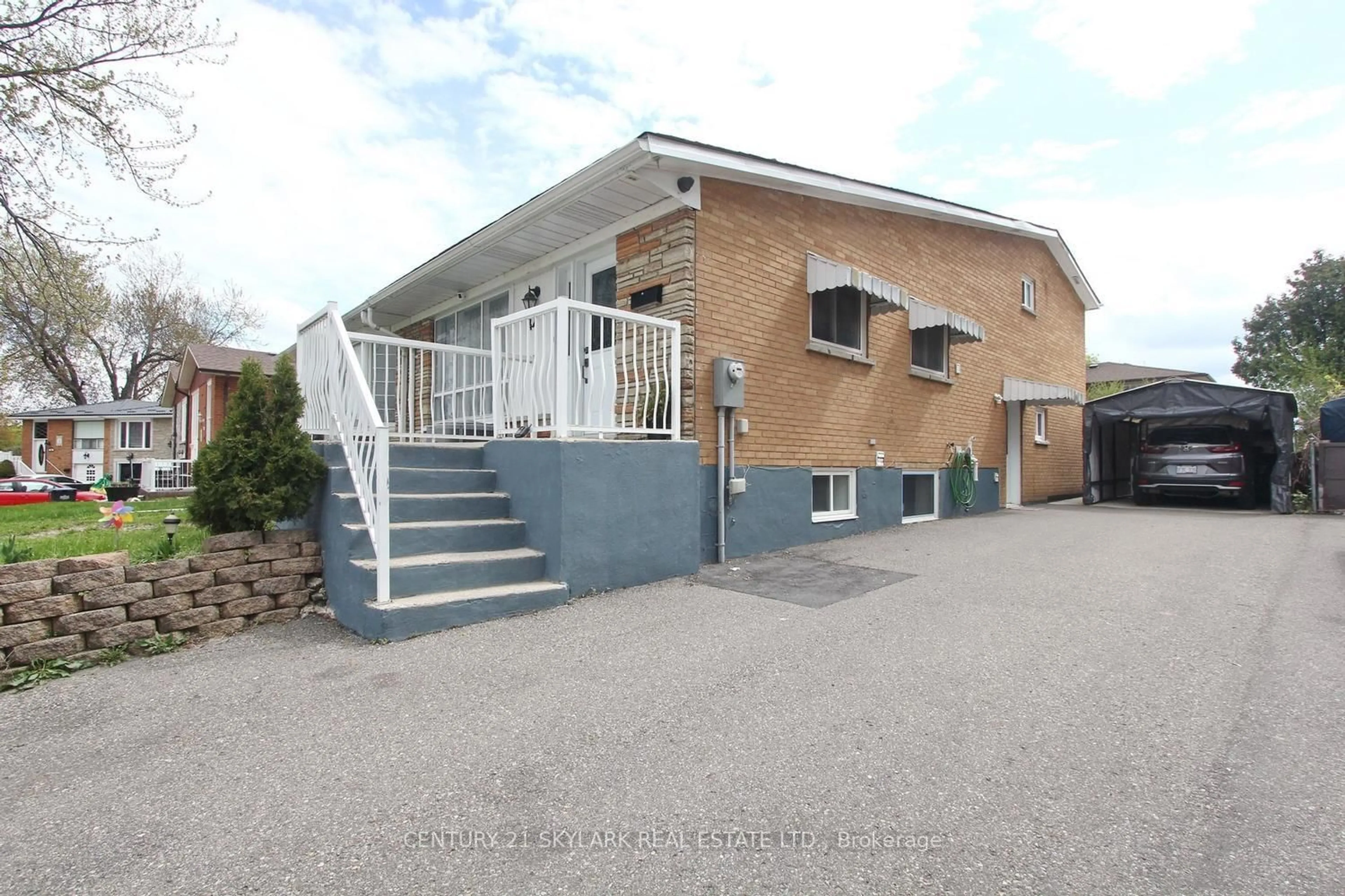 Unknown for 44 Sharon Crt, Brampton Ontario L6W 3B7