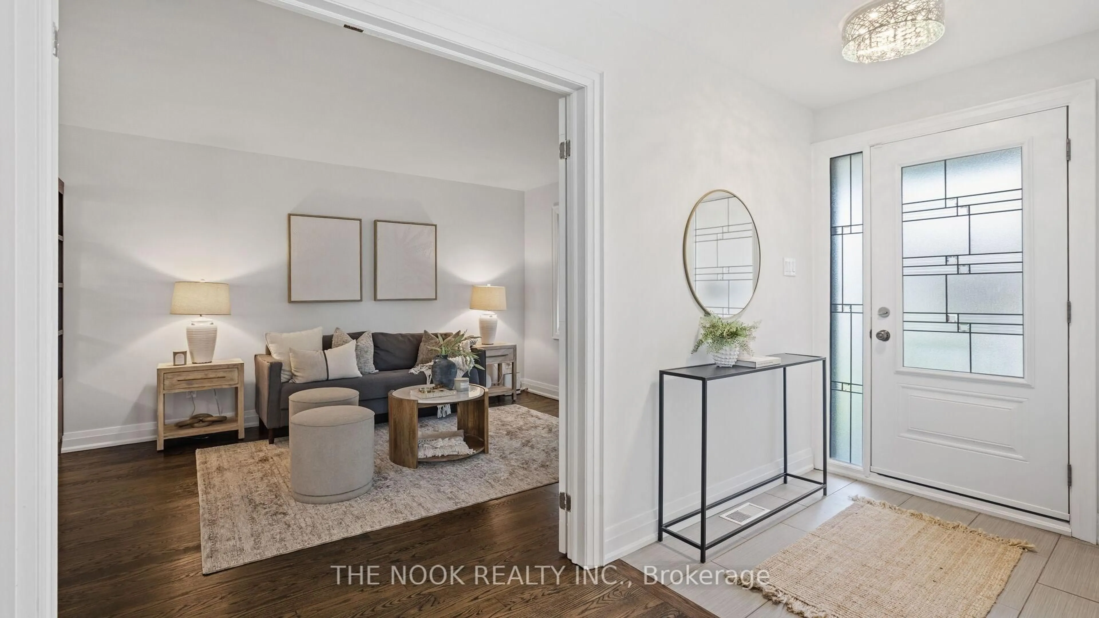 Indoor entryway for 938 Wetherby Lane, Mississauga Ontario L4W 4S7