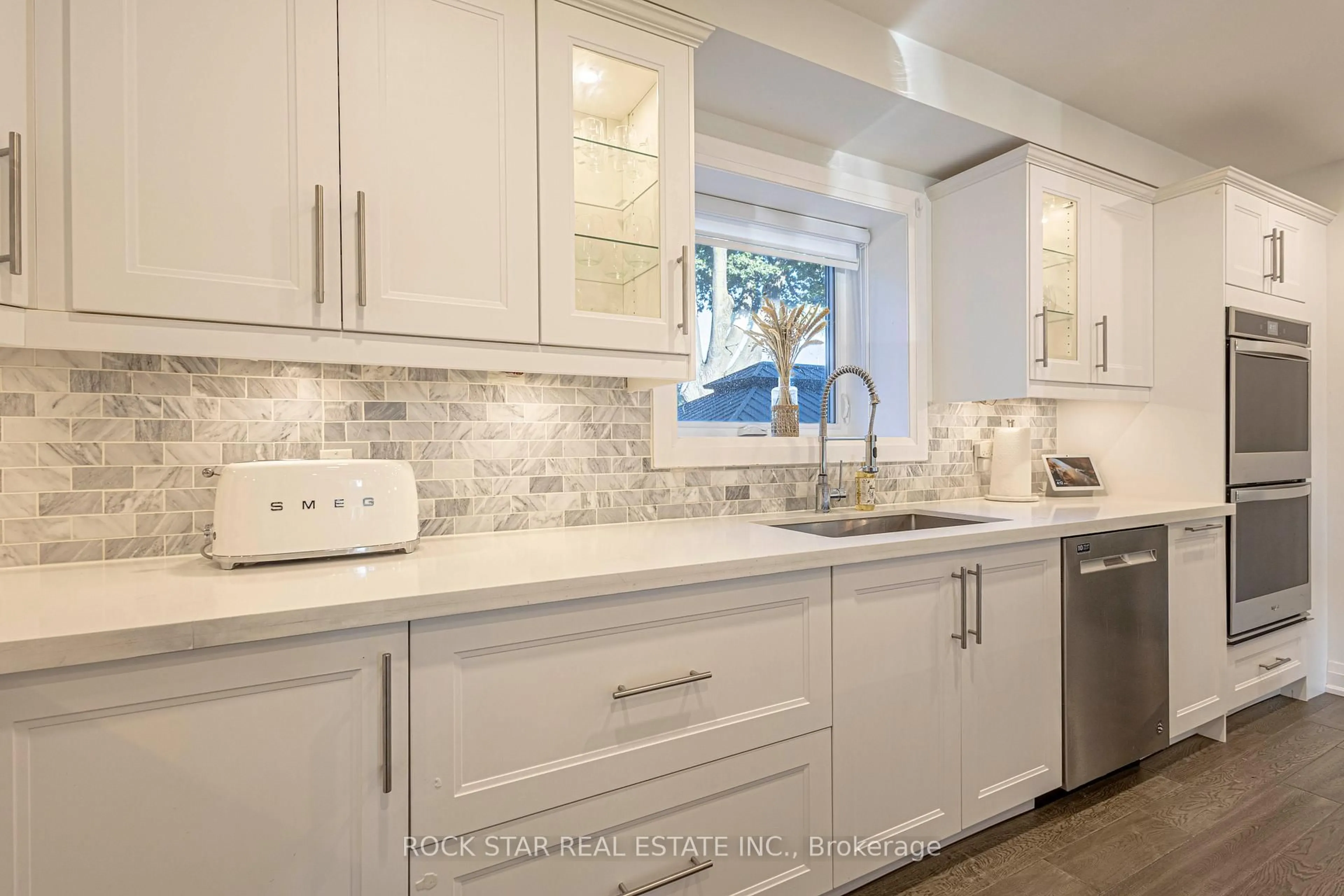 Contemporary kitchen, ceramic/tile floor for 2055 Courtland Cres, Mississauga Ontario L4Y 1V1