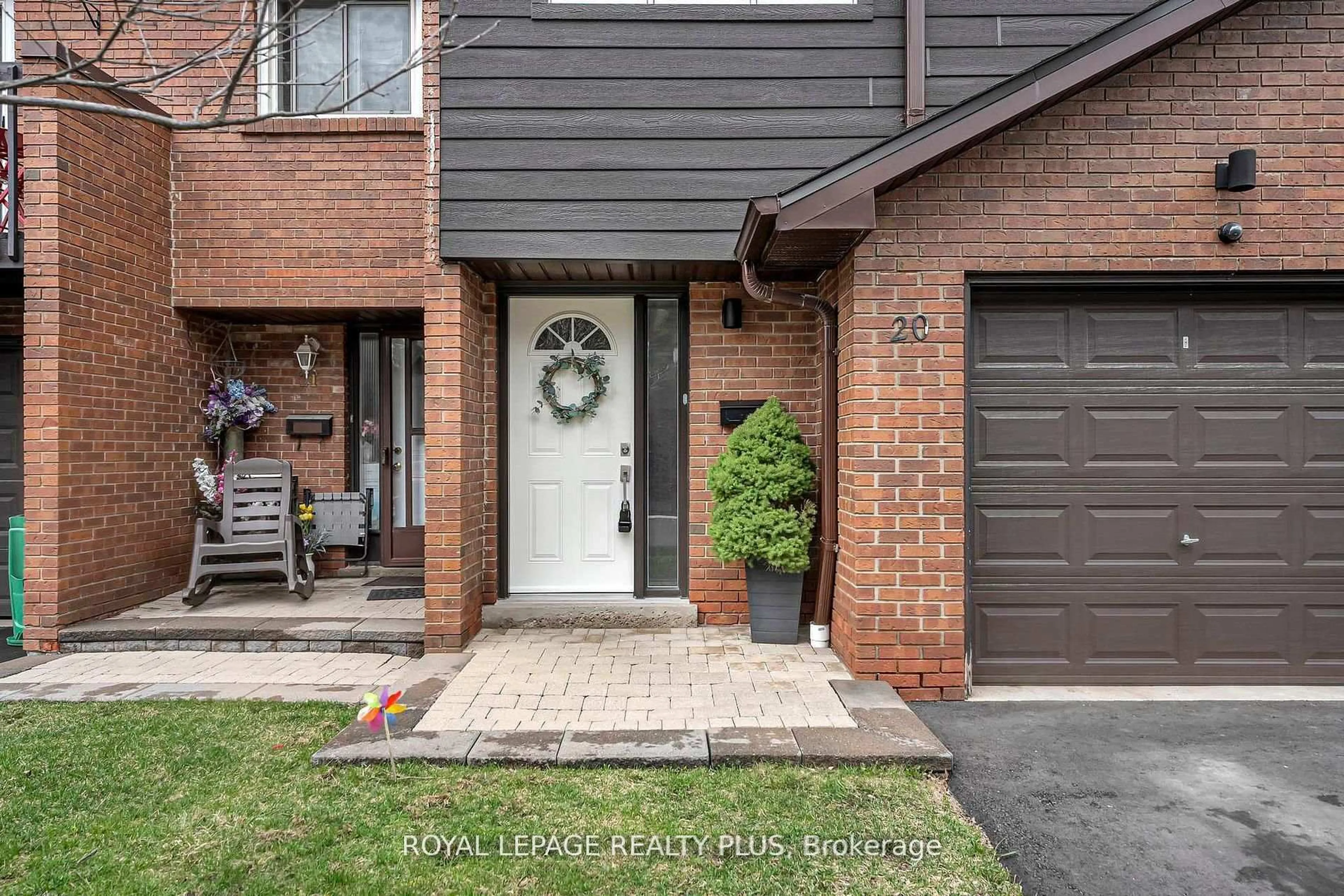 Home with brick exterior material, street for 1755 Rathburn Rd #20, Mississauga Ontario L4E 2M8