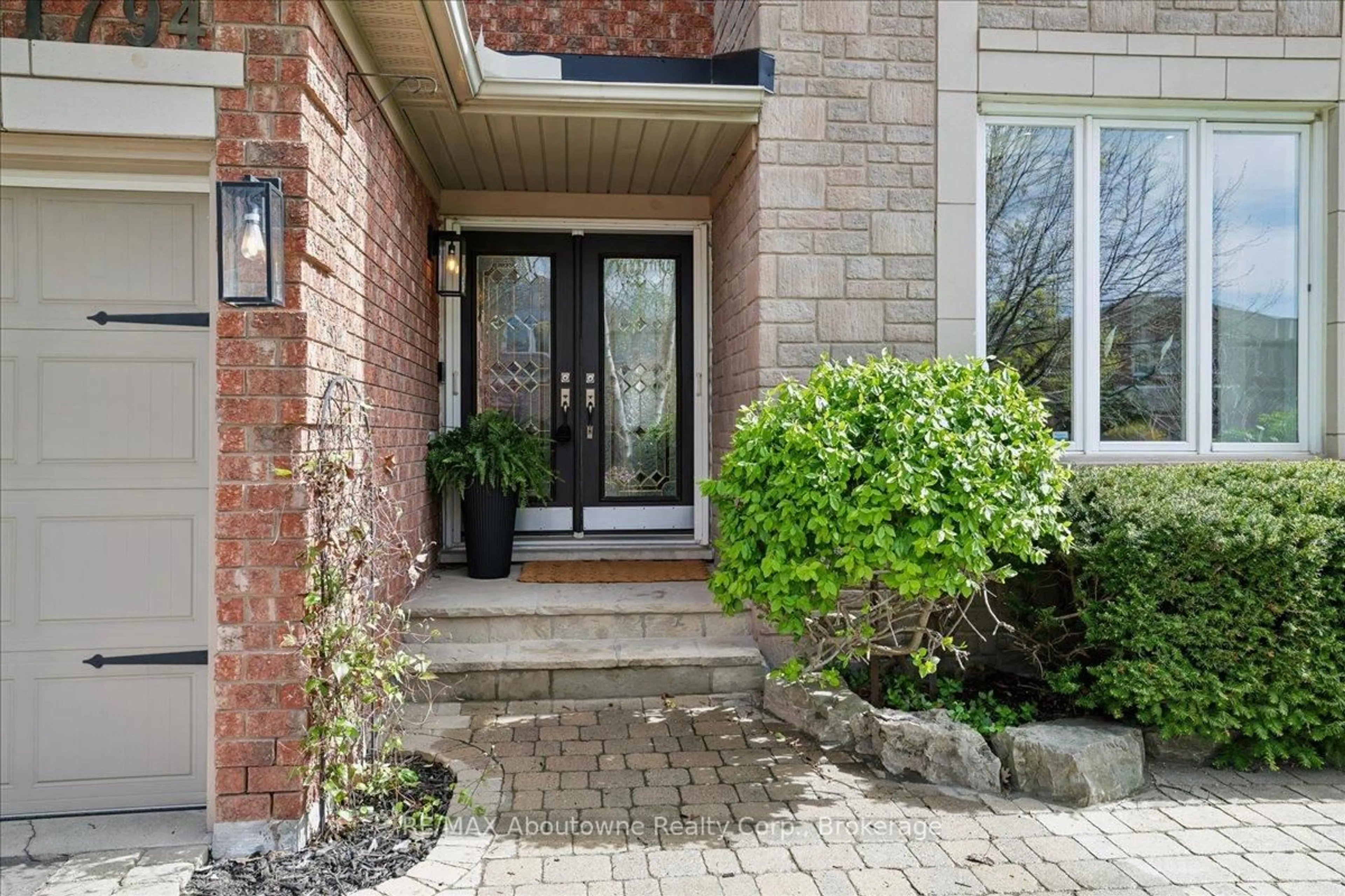 Home with brick exterior material, street for 1794 Glenvista Dr, Oakville Ontario L6H 6K5