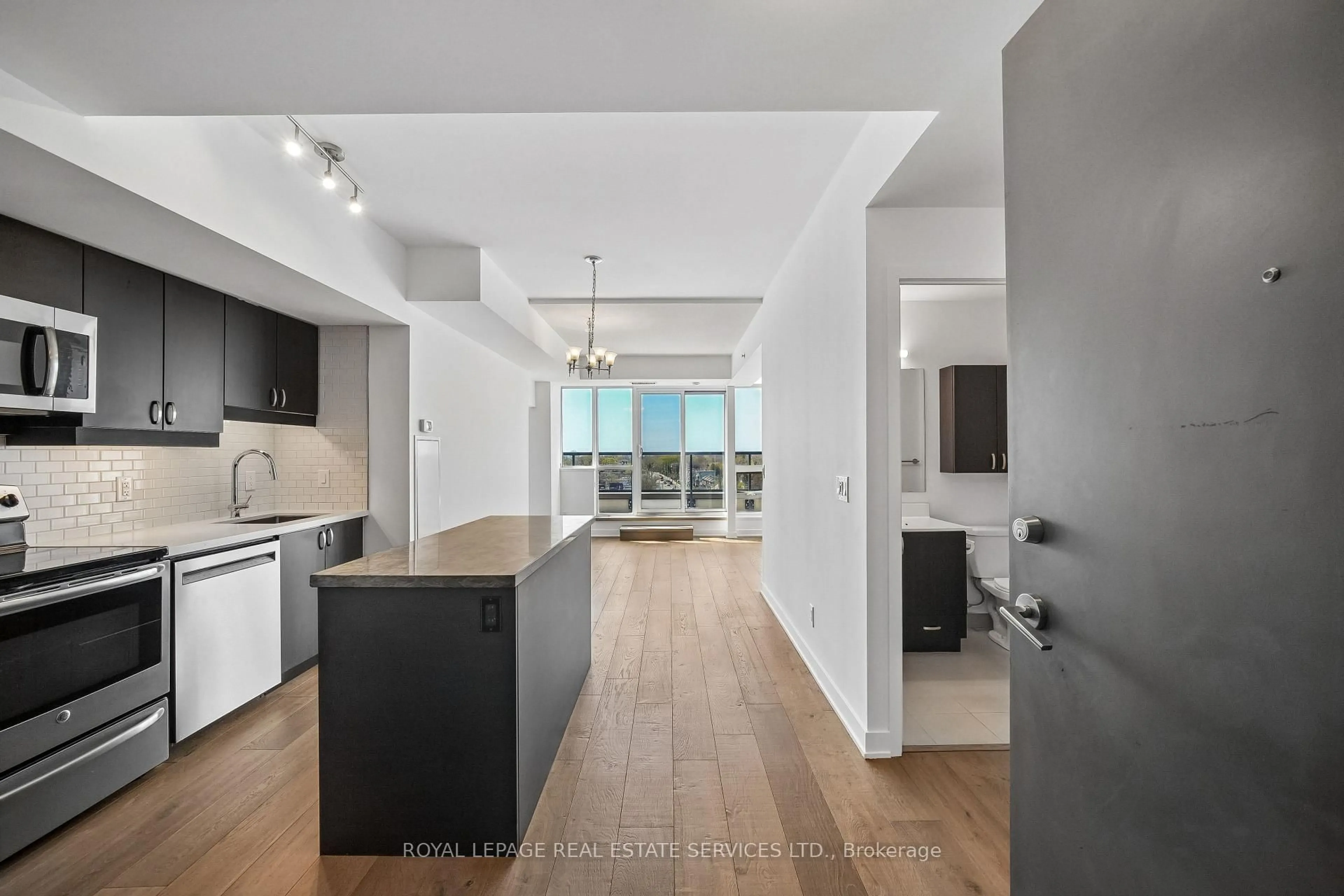 Open concept kitchen, unknown for 11 Superior Ave #906, Toronto Ontario M8V 0A7