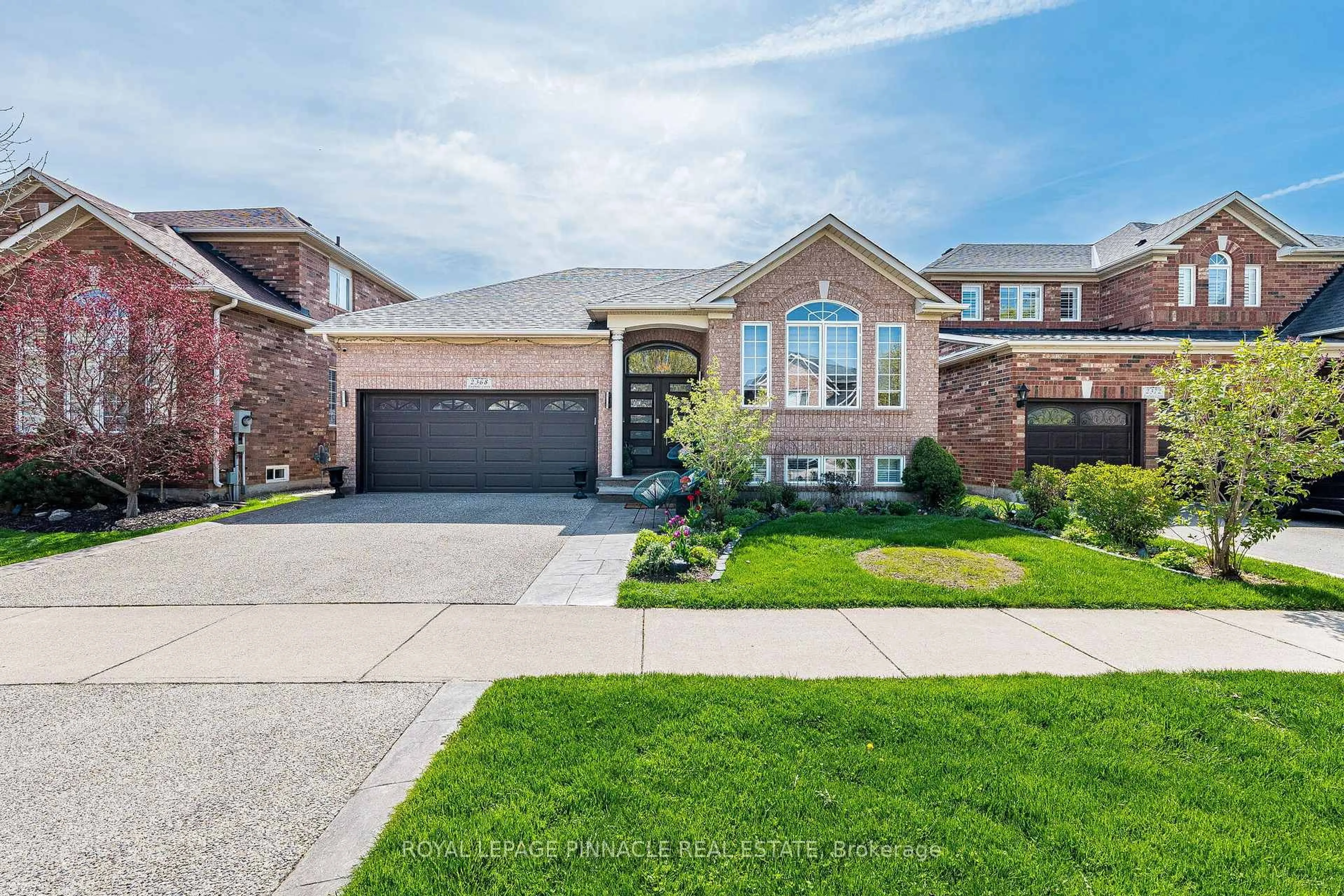 Home with brick exterior material, street for 2368 Foxhole Circ, Oakville Ontario L6M 4X4