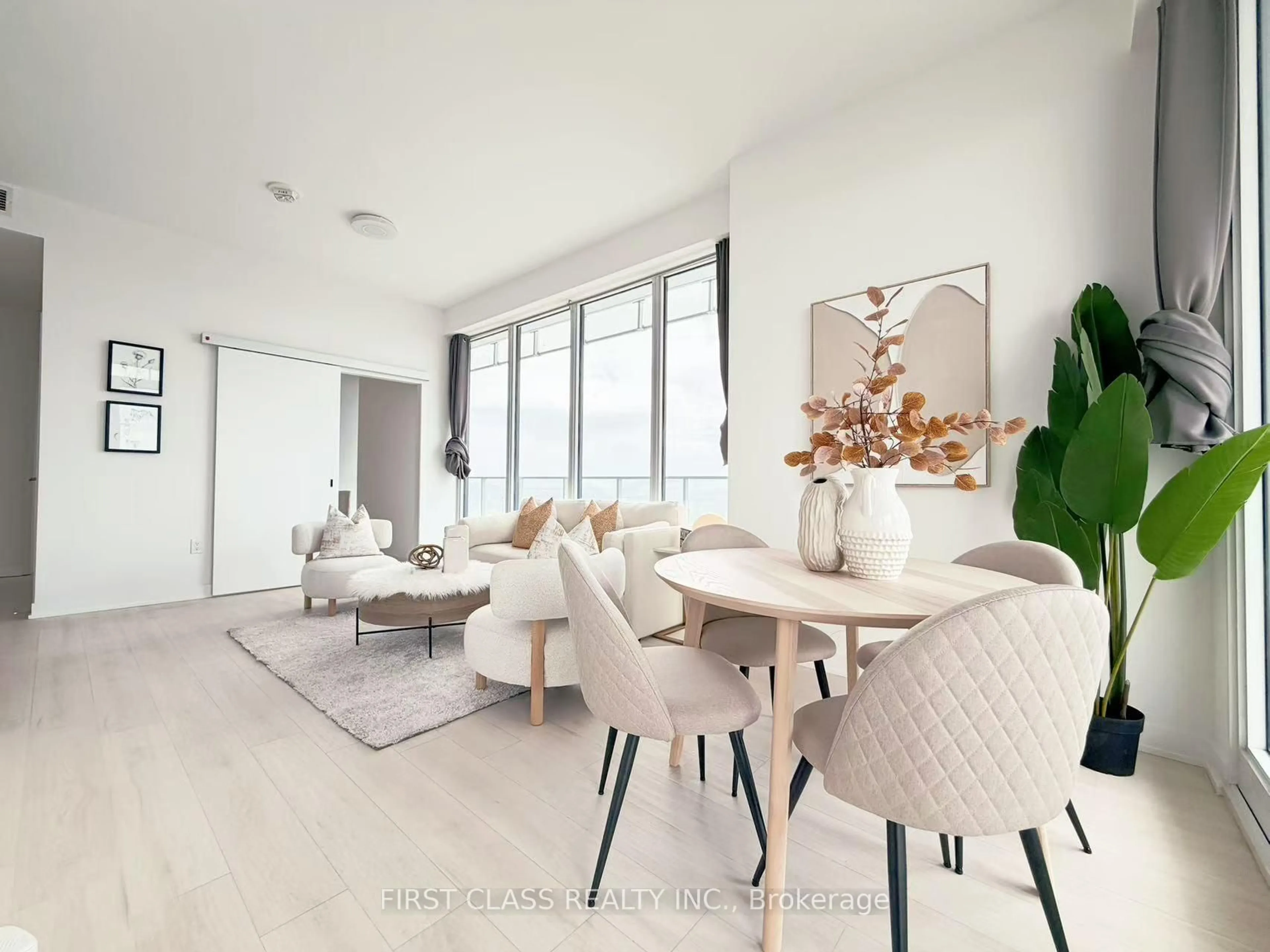 Living room with furniture, unknown for 3900 Confederation Pkwy #4204, Mississauga Ontario L5B 0M3