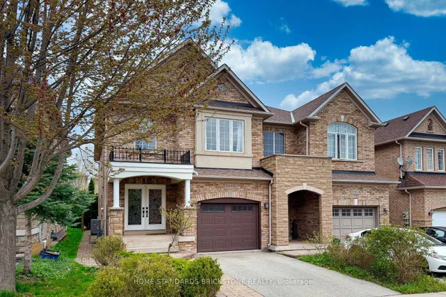2445 Felhaber Cres, Oakville 2