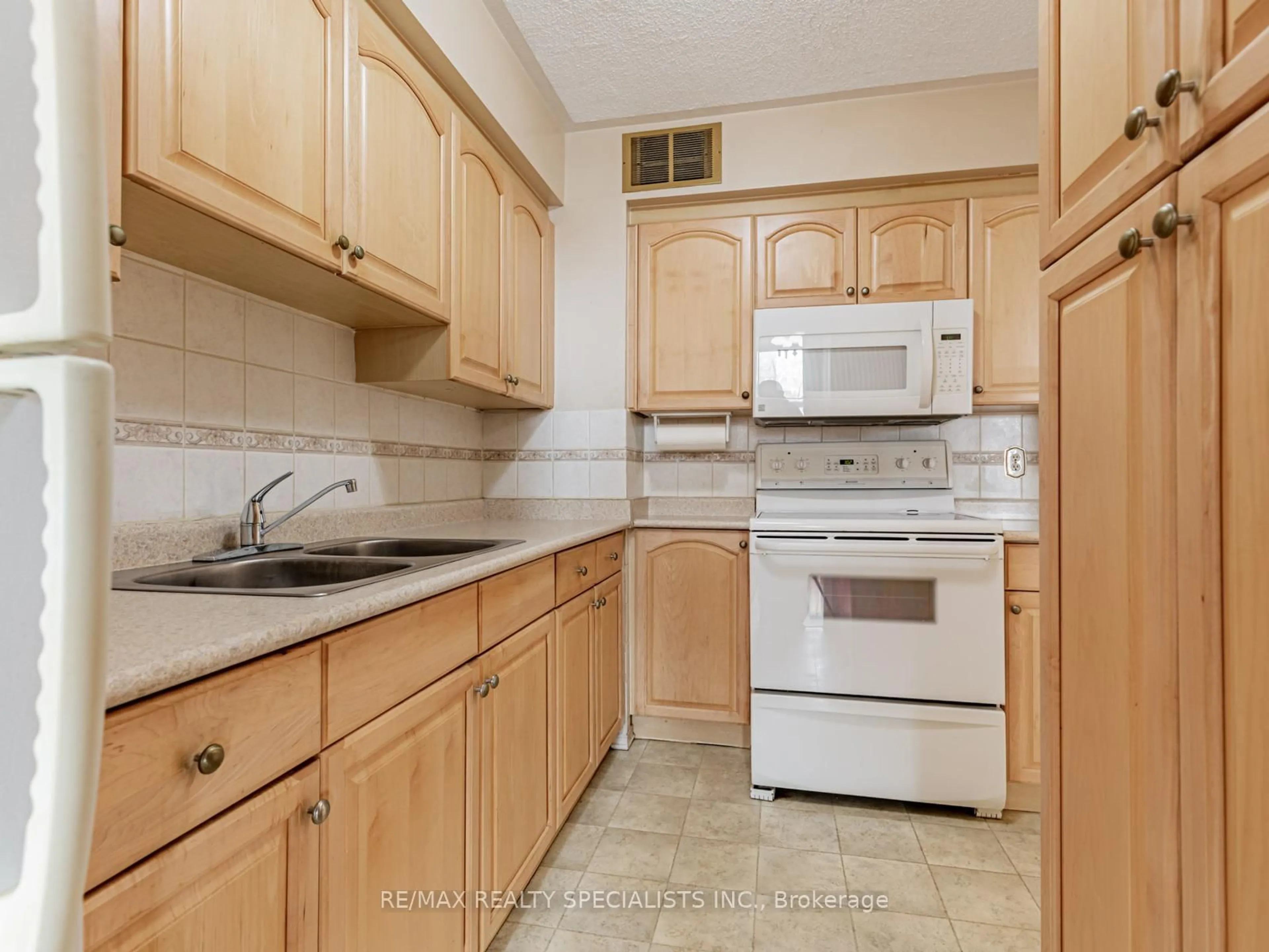 Standard kitchen, unknown for 151 La Rose Ave #401, Toronto Ontario M9P 1B3