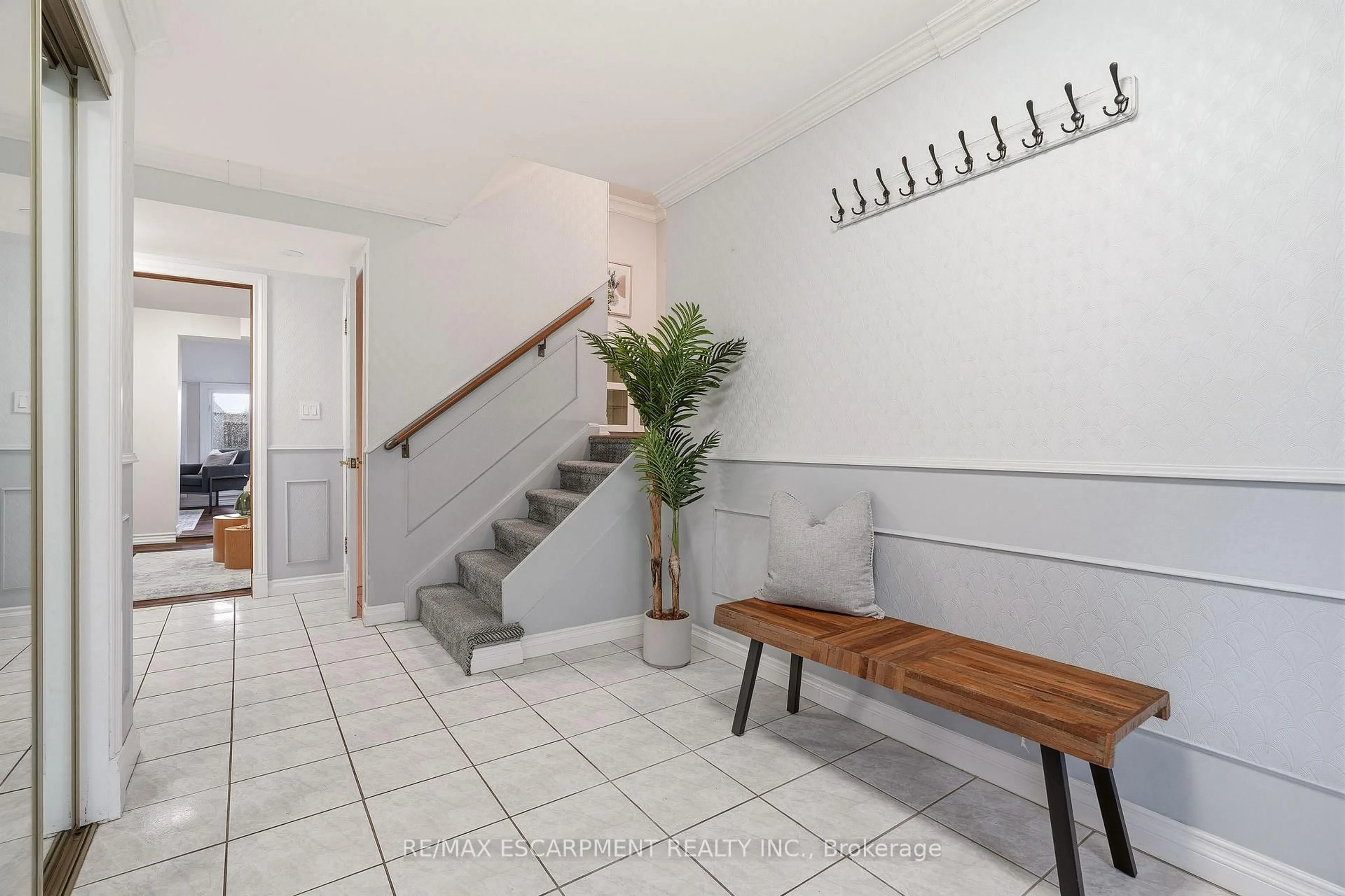 Unknown for 694 Mullin Way, Burlington Ontario L7L 4J7