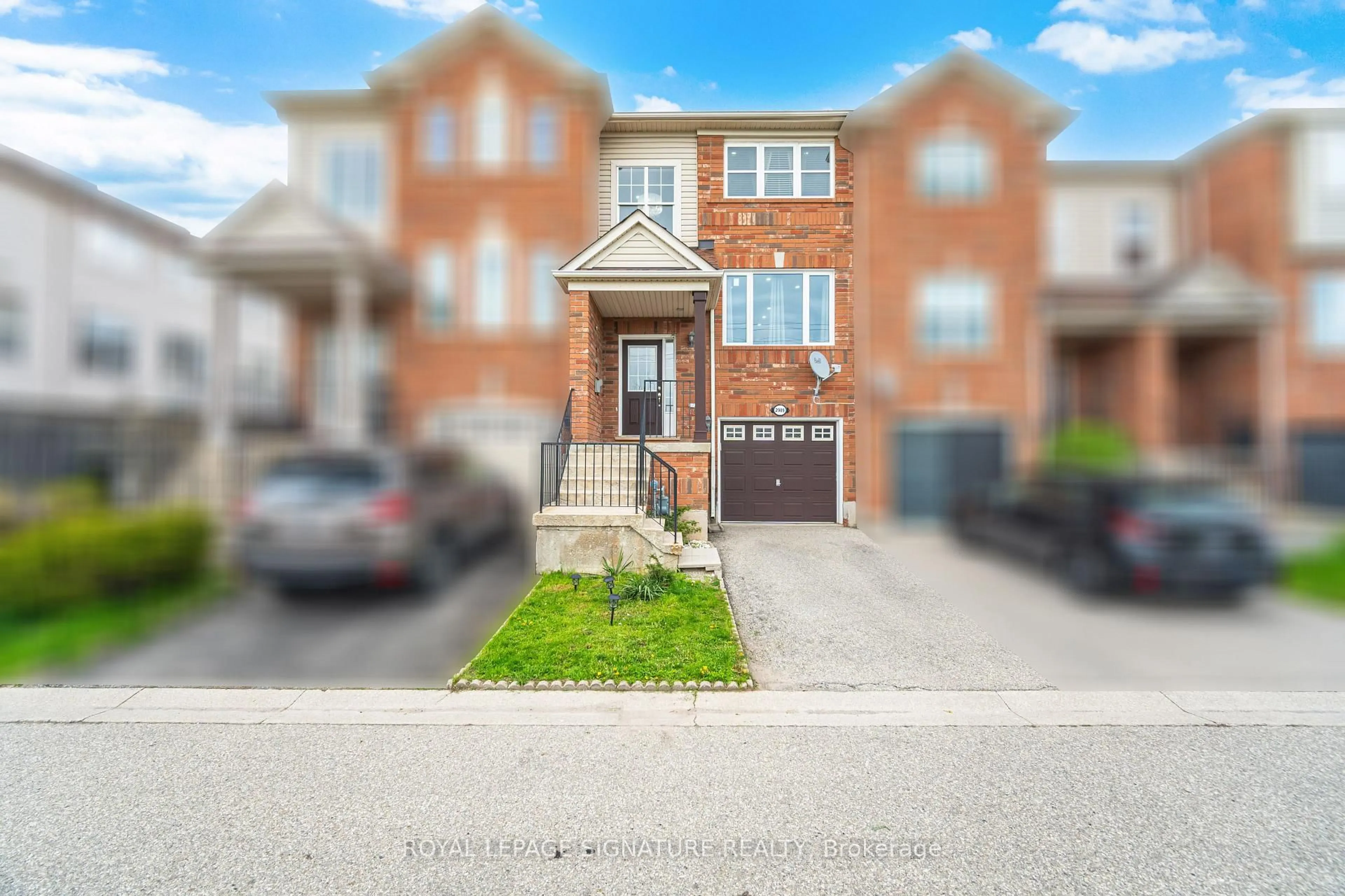 Home with brick exterior material, street for 2909 Garnethill Way, Oakville Ontario L6M 5E9