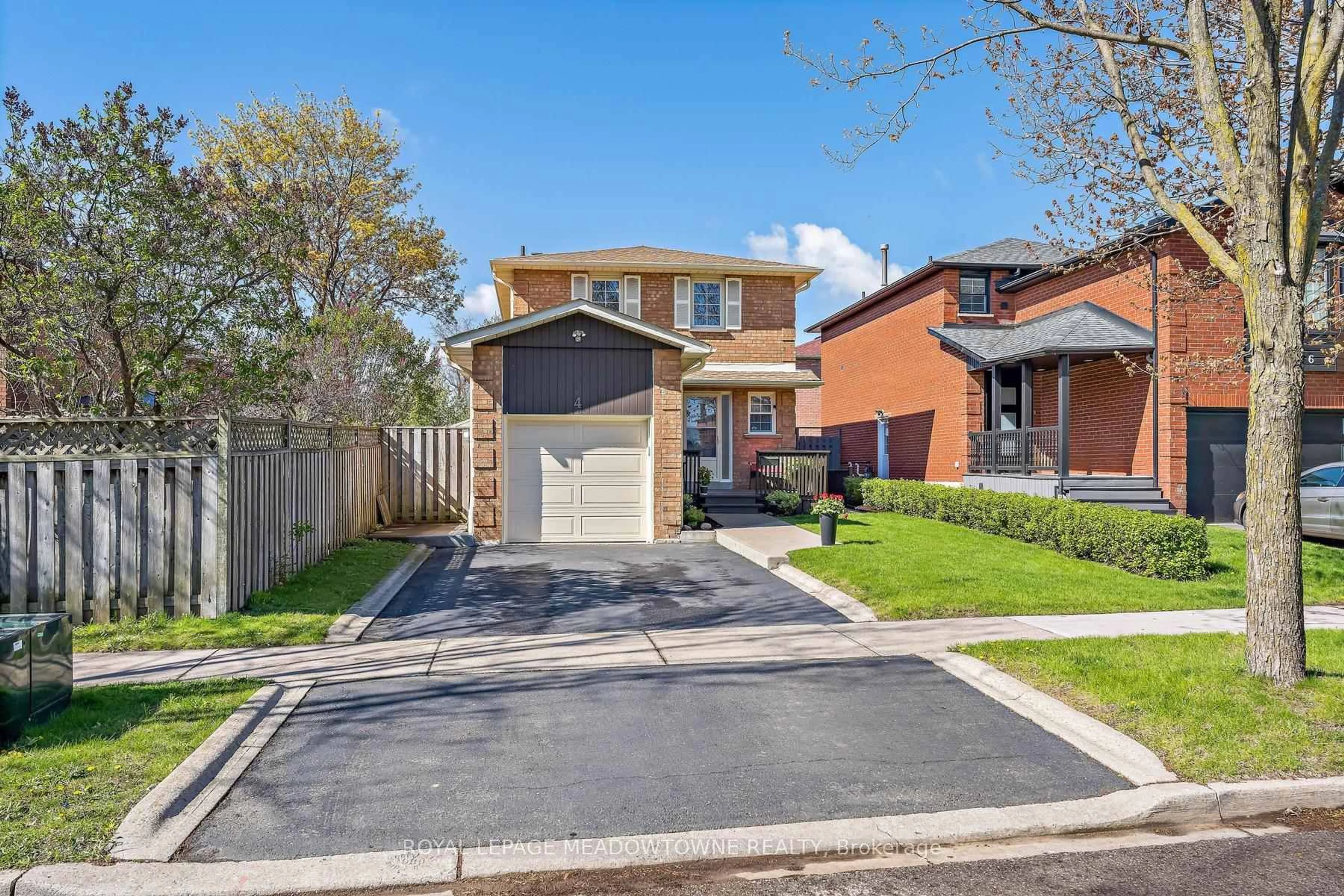 Home with brick exterior material, street for 4 Shenstone Ave, Brampton Ontario L6Z 2Y6