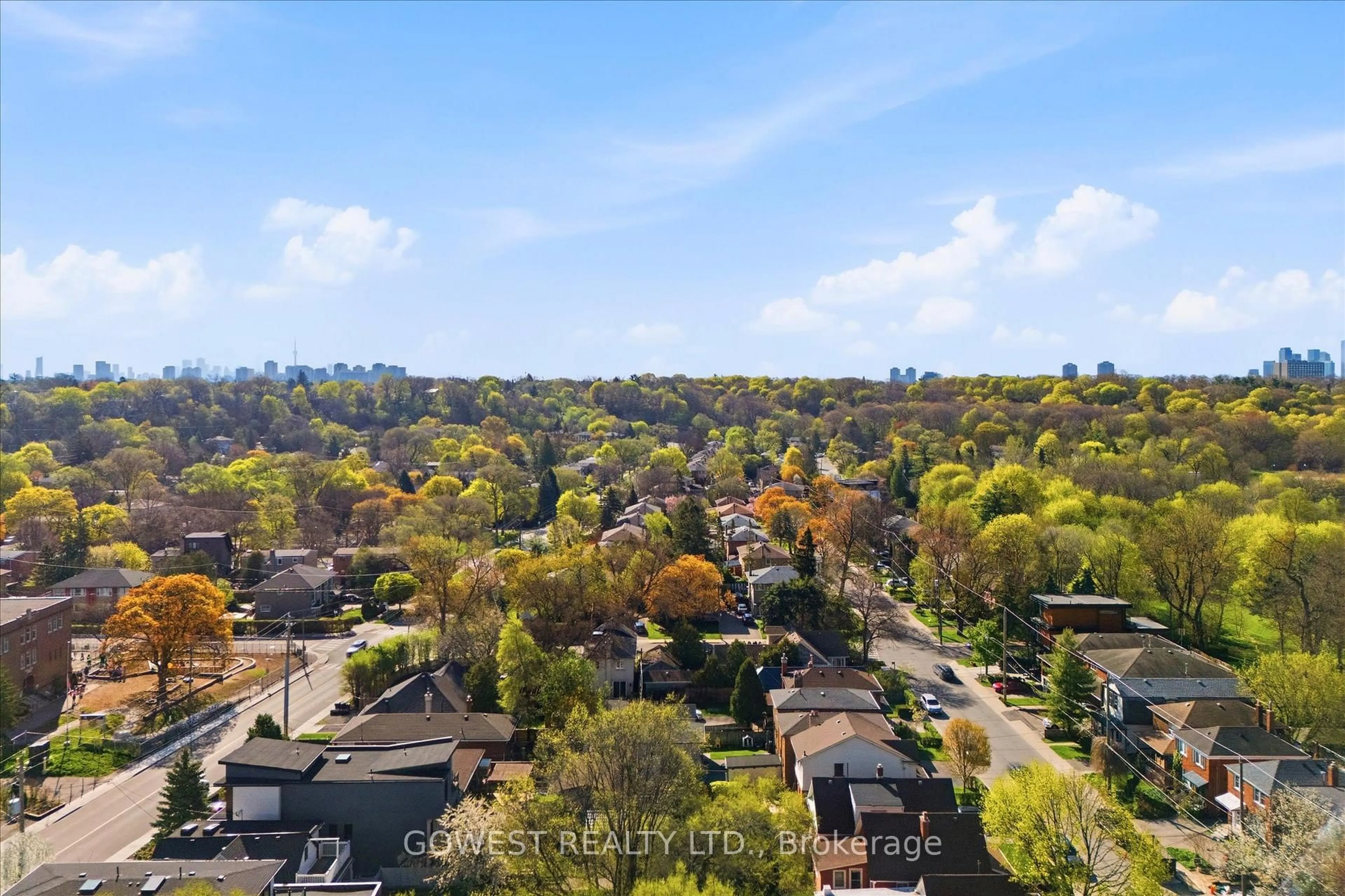 A pic from outside/outdoor area/front of a property/back of a property/a pic from drone, city buildings view from balcony for 60 Warren Cres, Toronto Ontario M6S 4S2