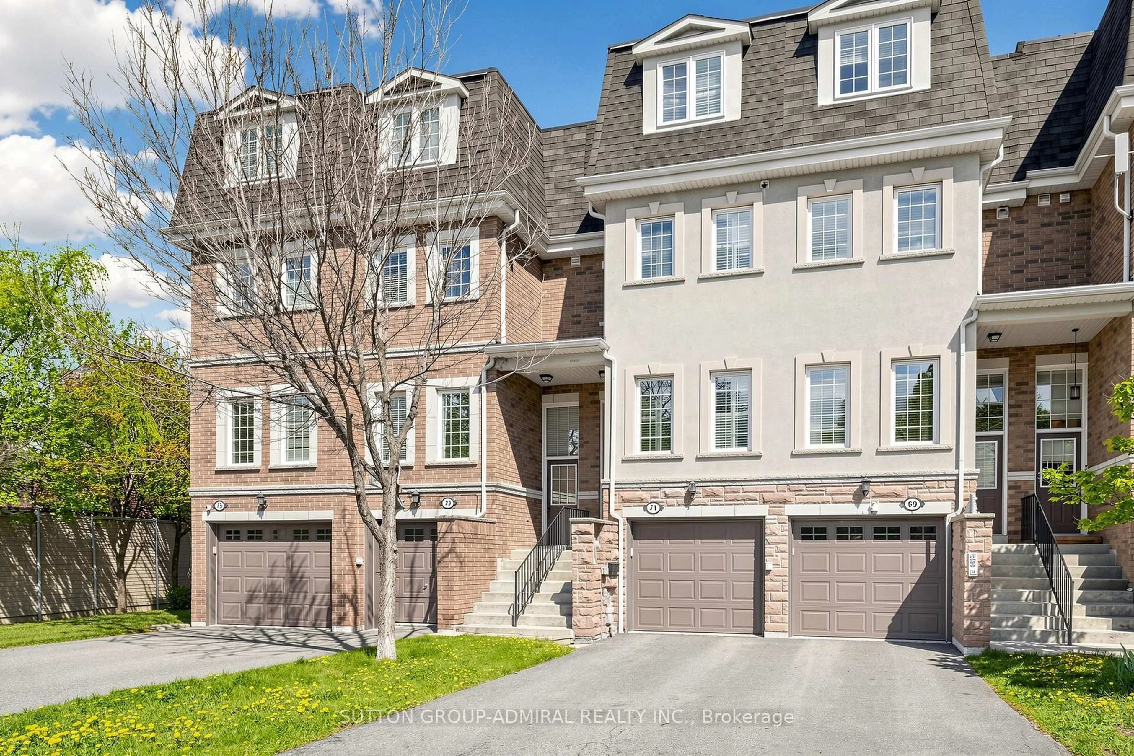 Home with brick exterior material, street for 435 Hensall Circ #71, Mississauga Ontario L5A 4P1