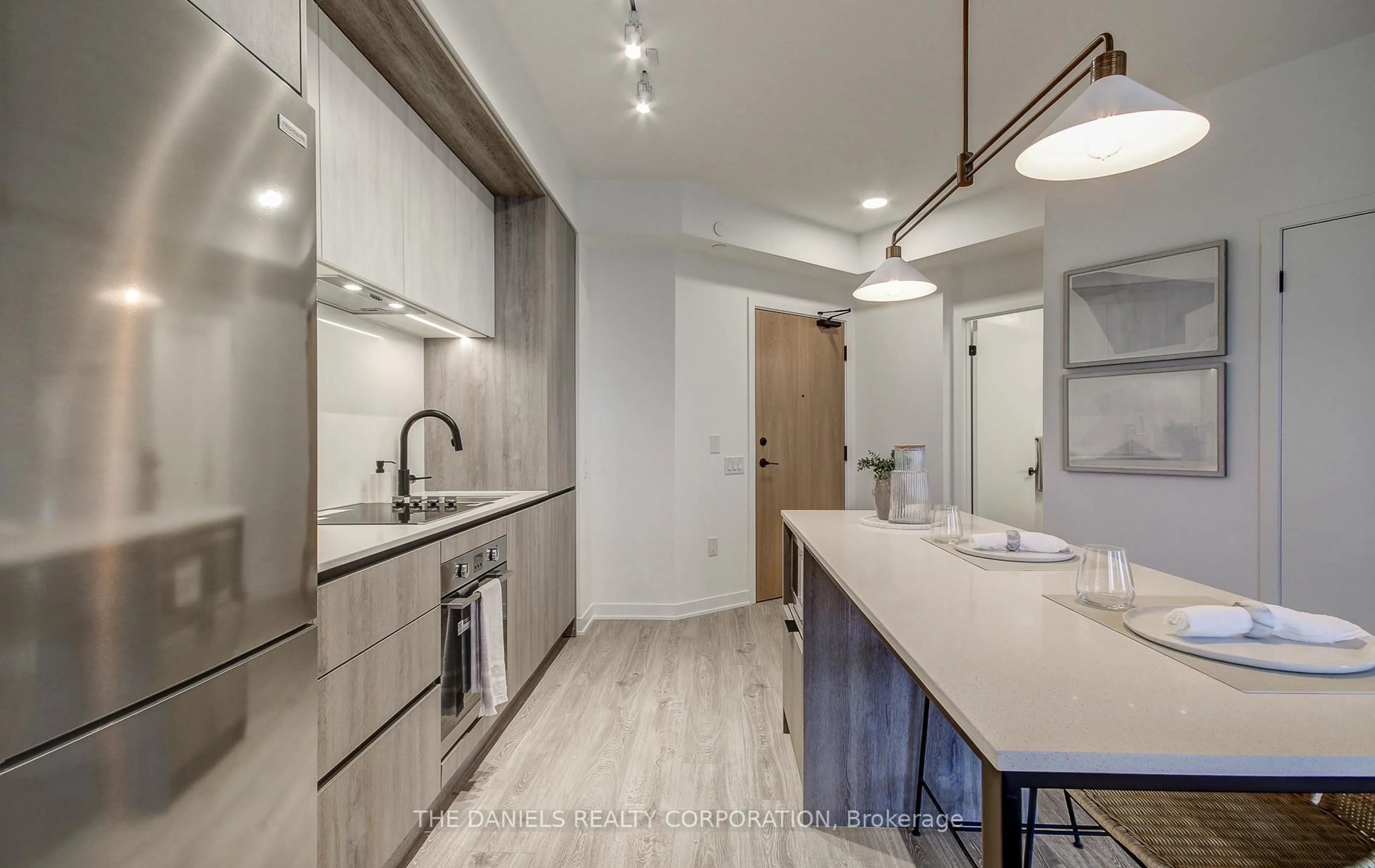 Unknown for 2495 Eglinton Ave #1206, Mississauga Ontario L5M 2T2