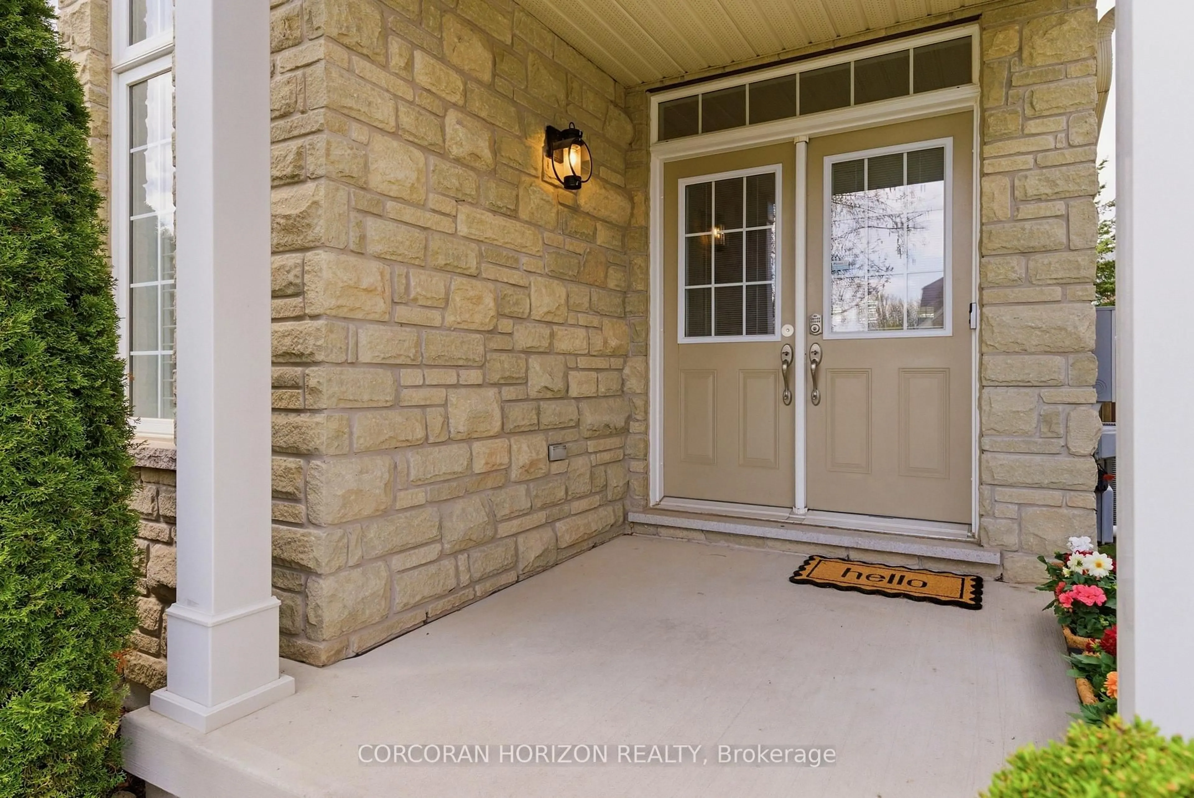 Indoor entryway for 3285 Liptay Ave, Oakville Ontario L6M 0N1